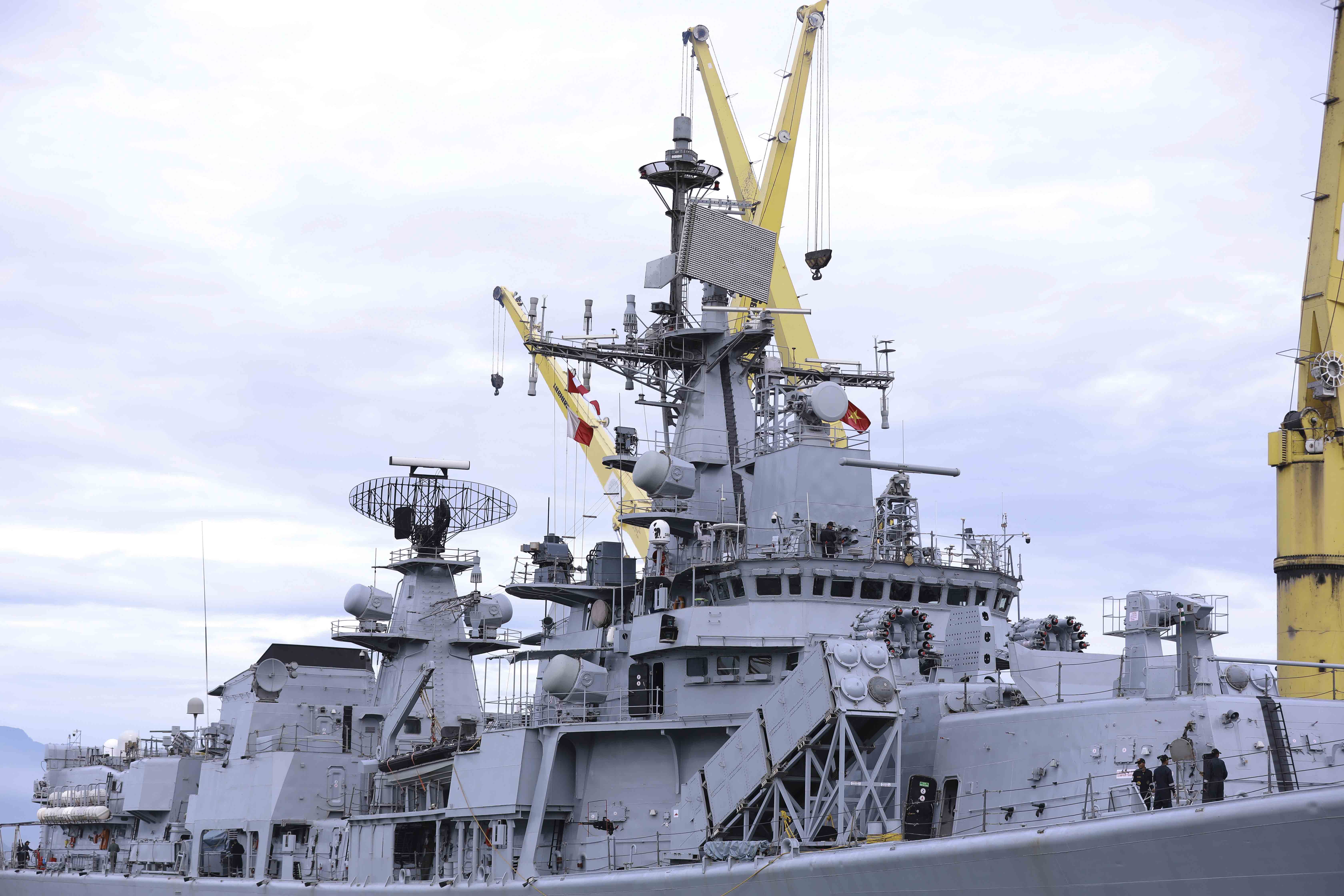 Tàu Hải quân Ấn Độ thăm xã giao thành phố Đà Nẵng - ảnh 8