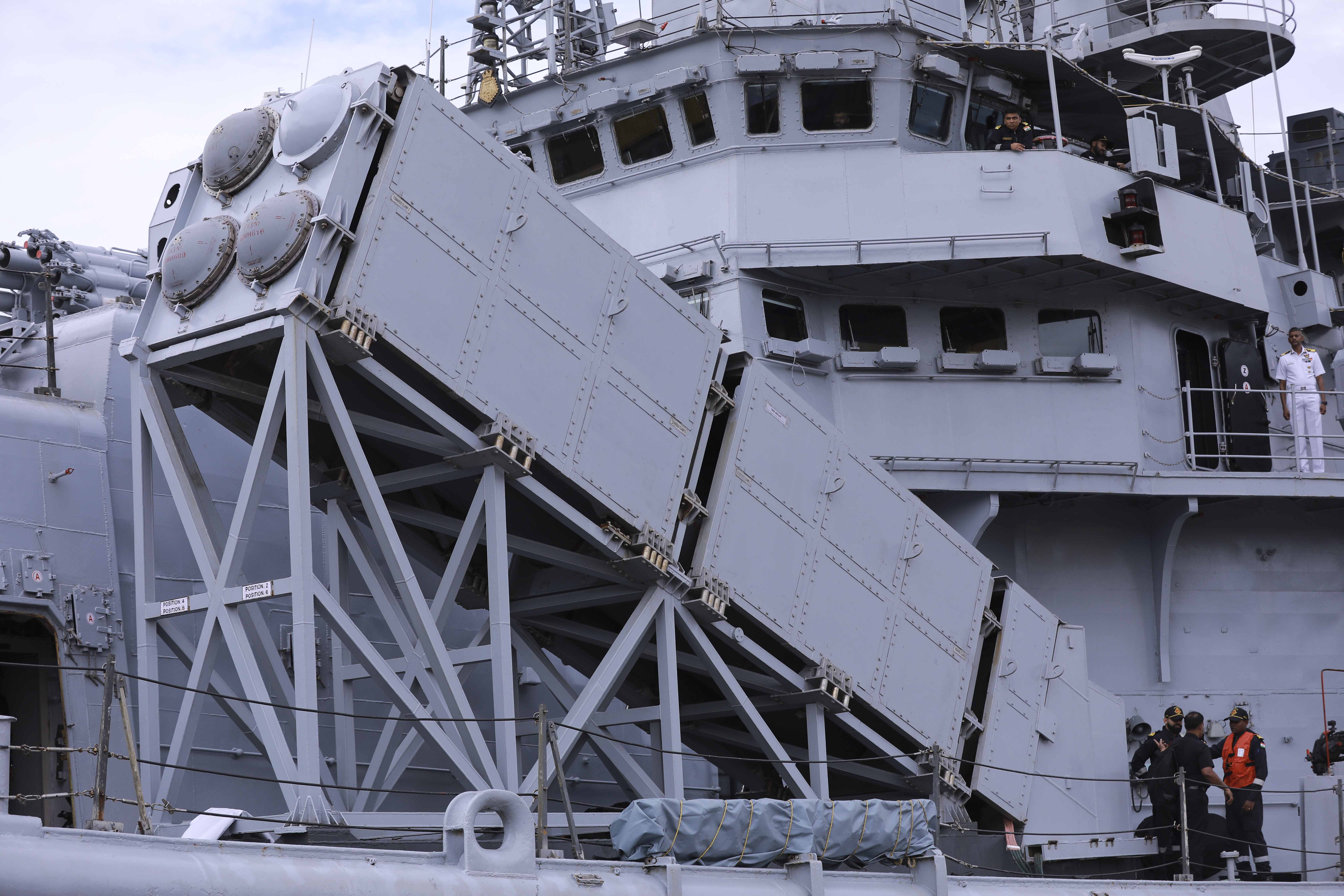 Tàu Hải quân Ấn Độ thăm xã giao thành phố Đà Nẵng - ảnh 10