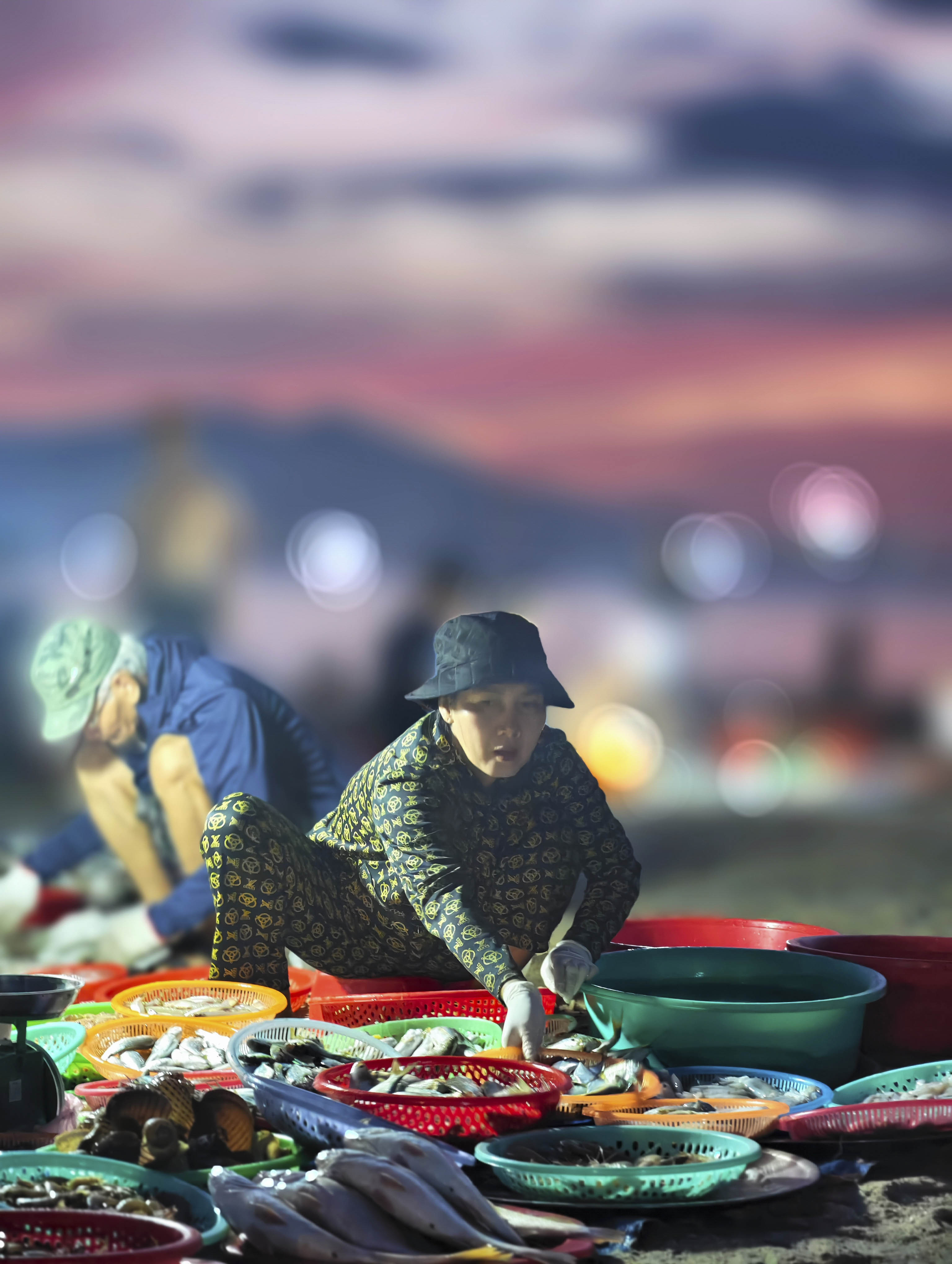 Khám phá chợ hải sản lúc bình minh bên bờ biển Đà Nẵng - ảnh 7