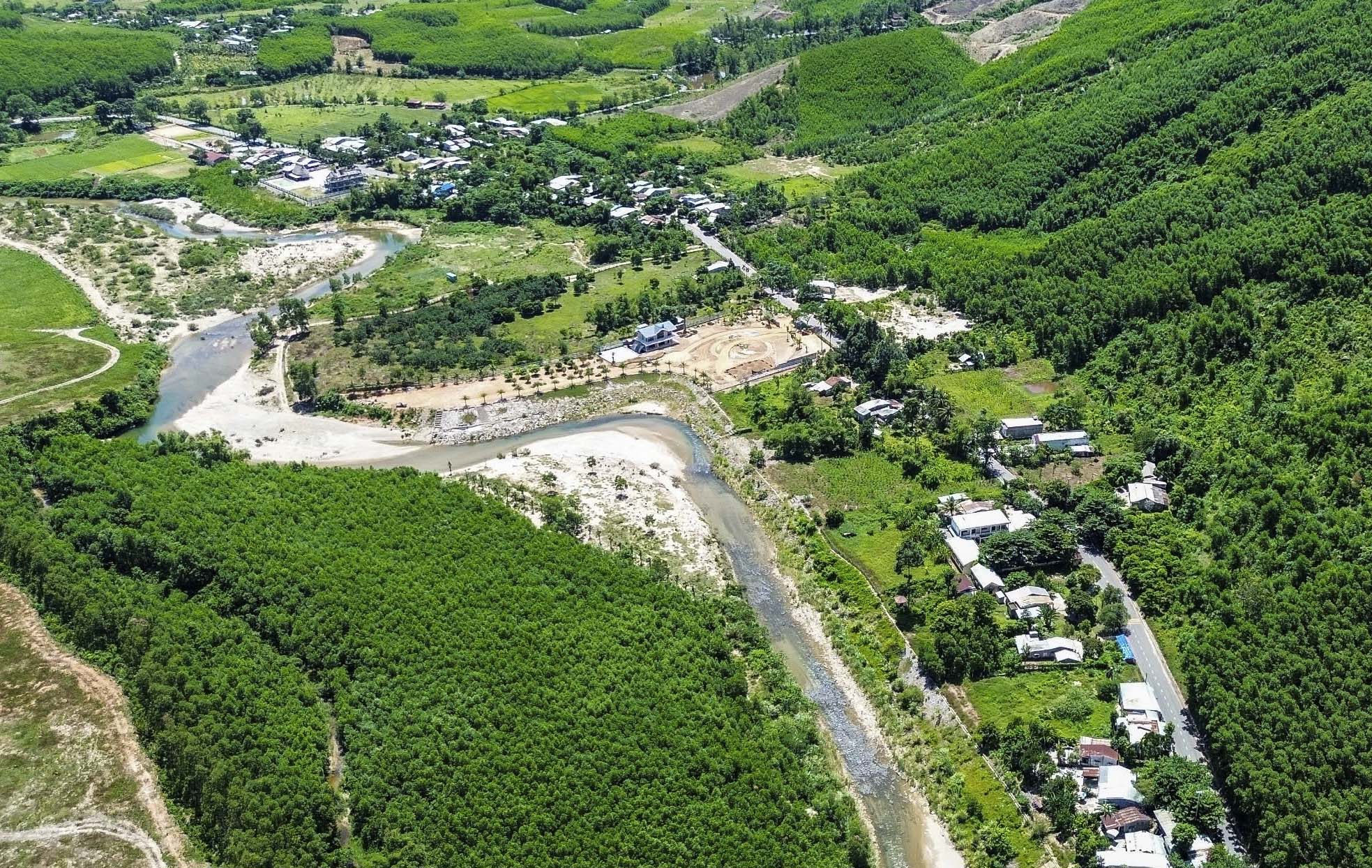 Toàn cảnh vị trí quy hoạch khu du lịch sinh thái dọc Quốc lộ 14G - ảnh 2