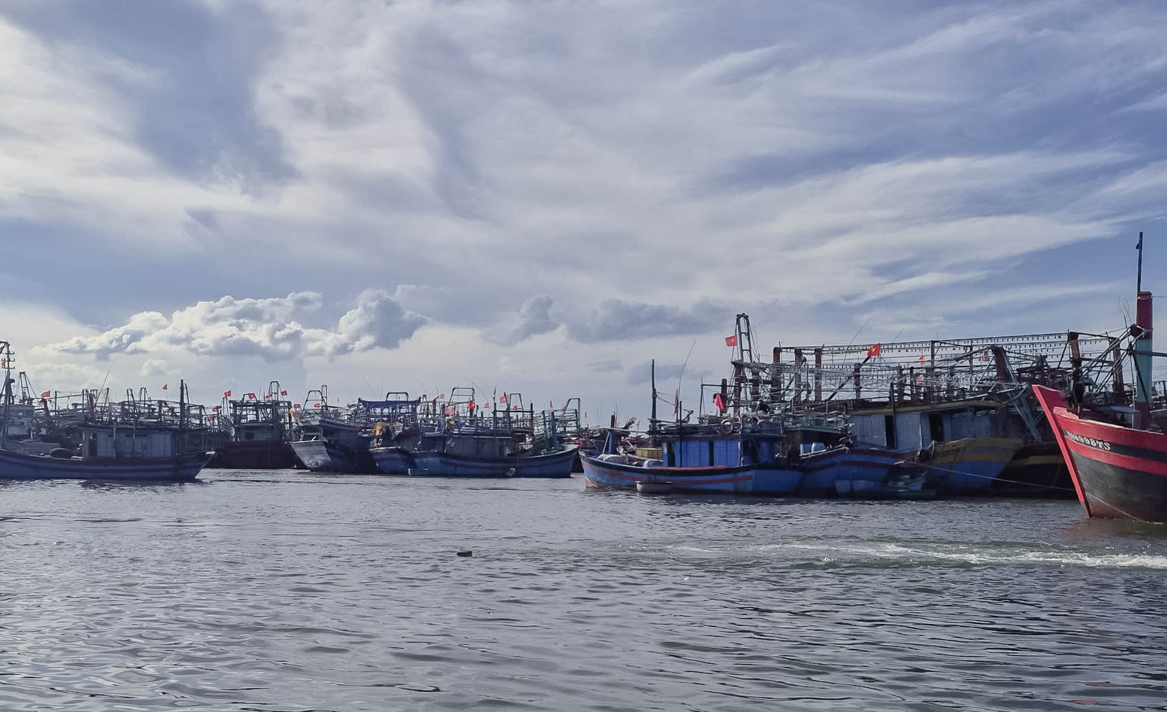 Biên phòng Quảng Trị căng mình giúp dân ứng phó bão số 5 - ảnh 1