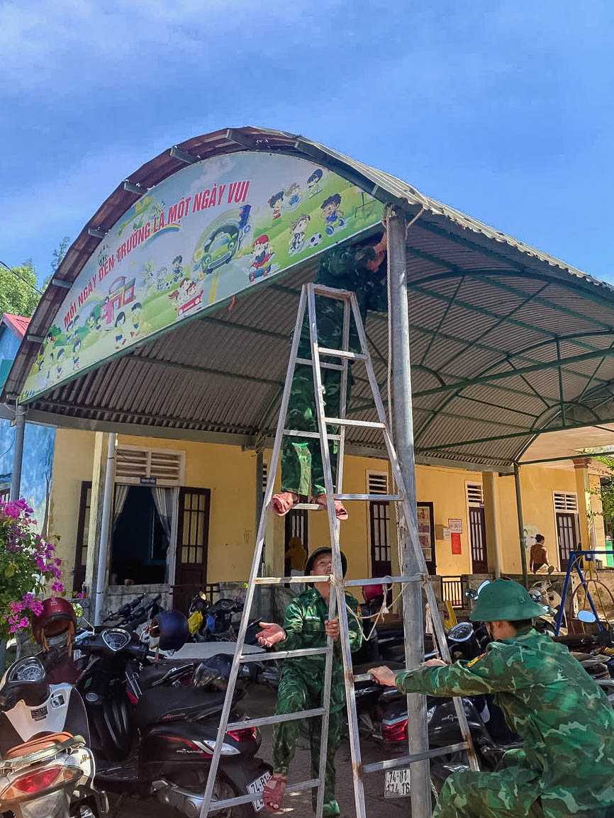 Biên phòng Quảng Trị căng mình giúp dân ứng phó bão số 5 - ảnh 10