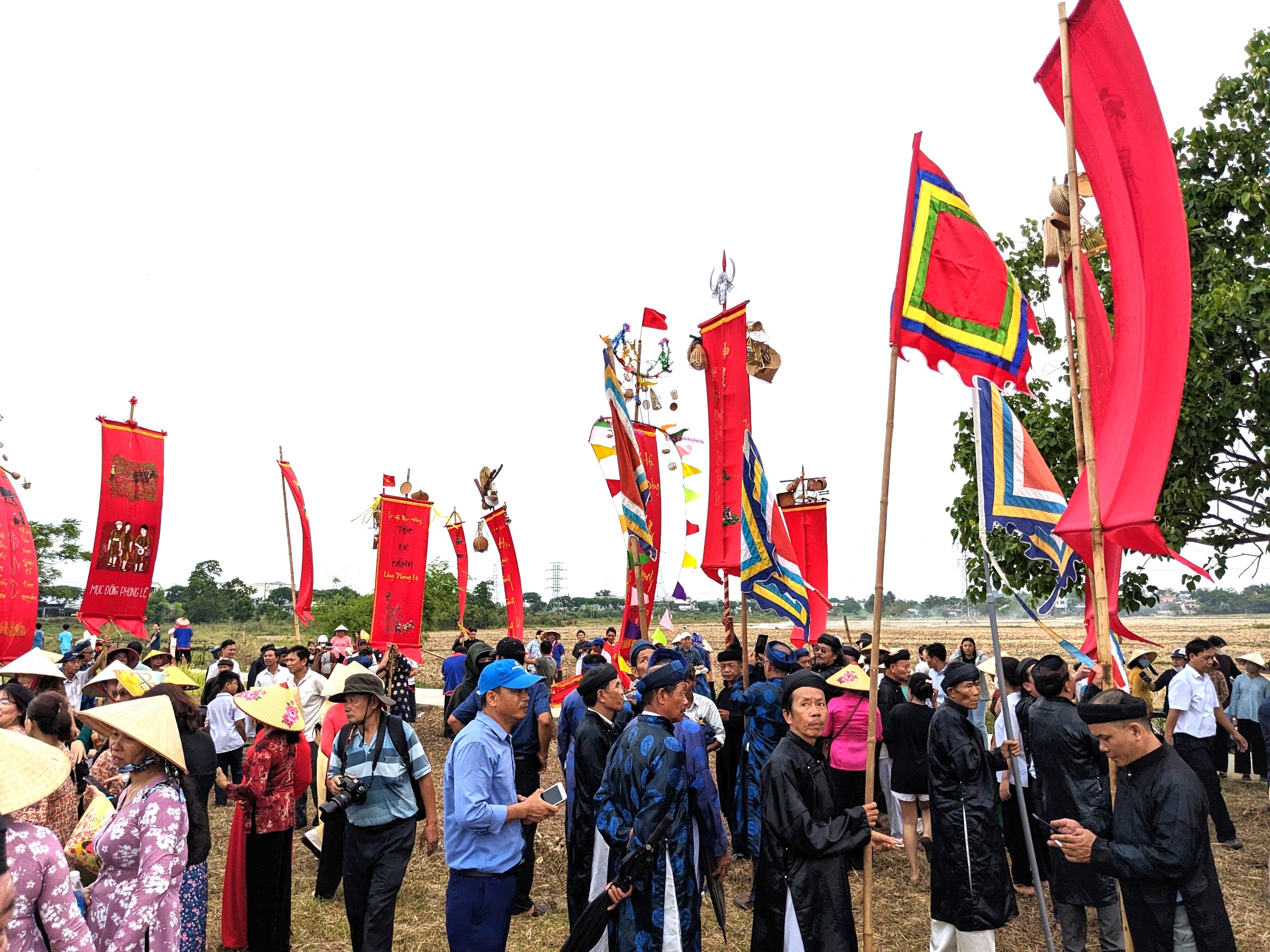 Melestarikan identitas etnis, mempromosikan kecantikan tradisional - foto 1