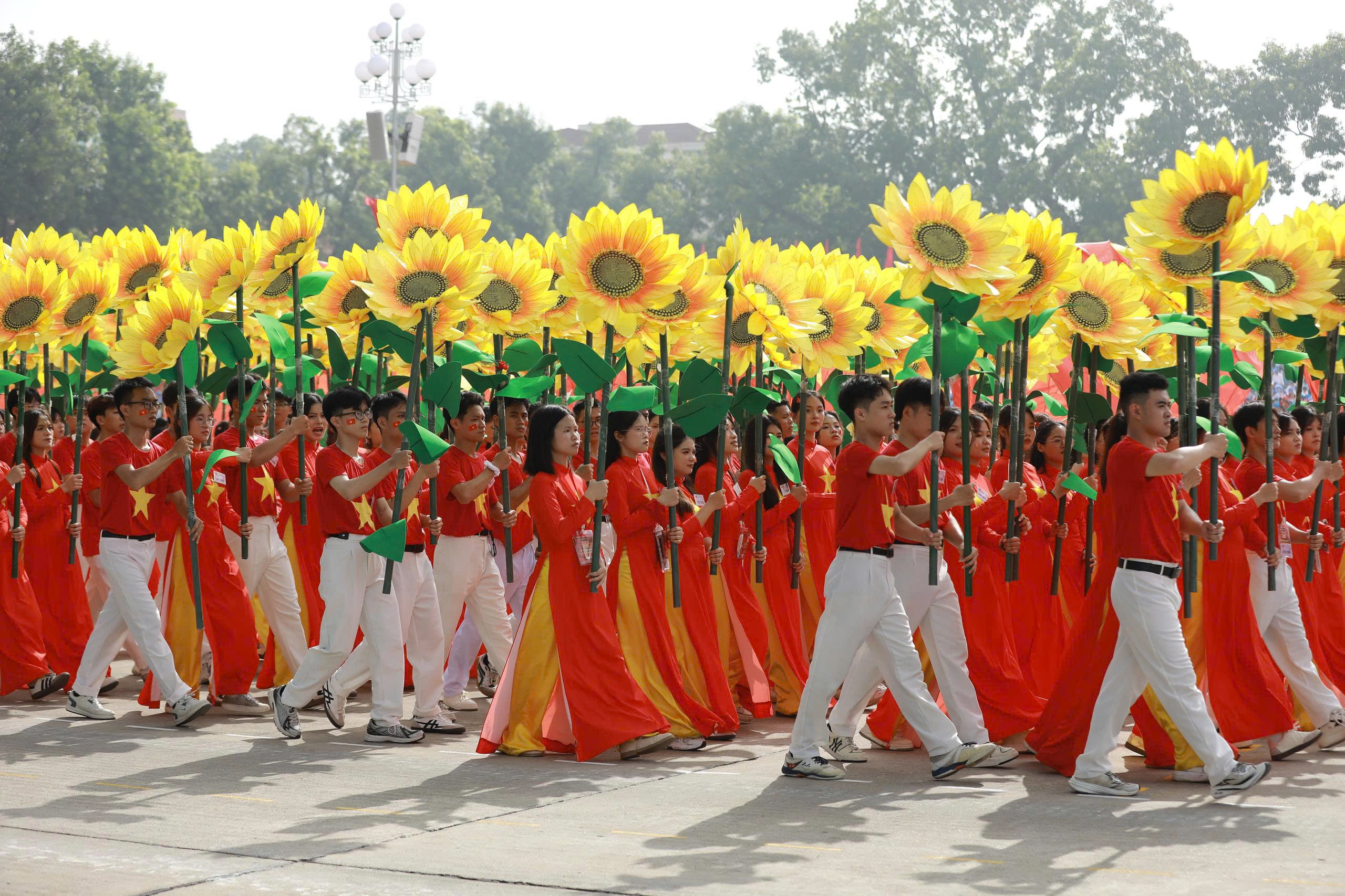 אמנים מתפרצים ברגשות כשהם שוקעים בצילום 9 של יום העצמאות A80