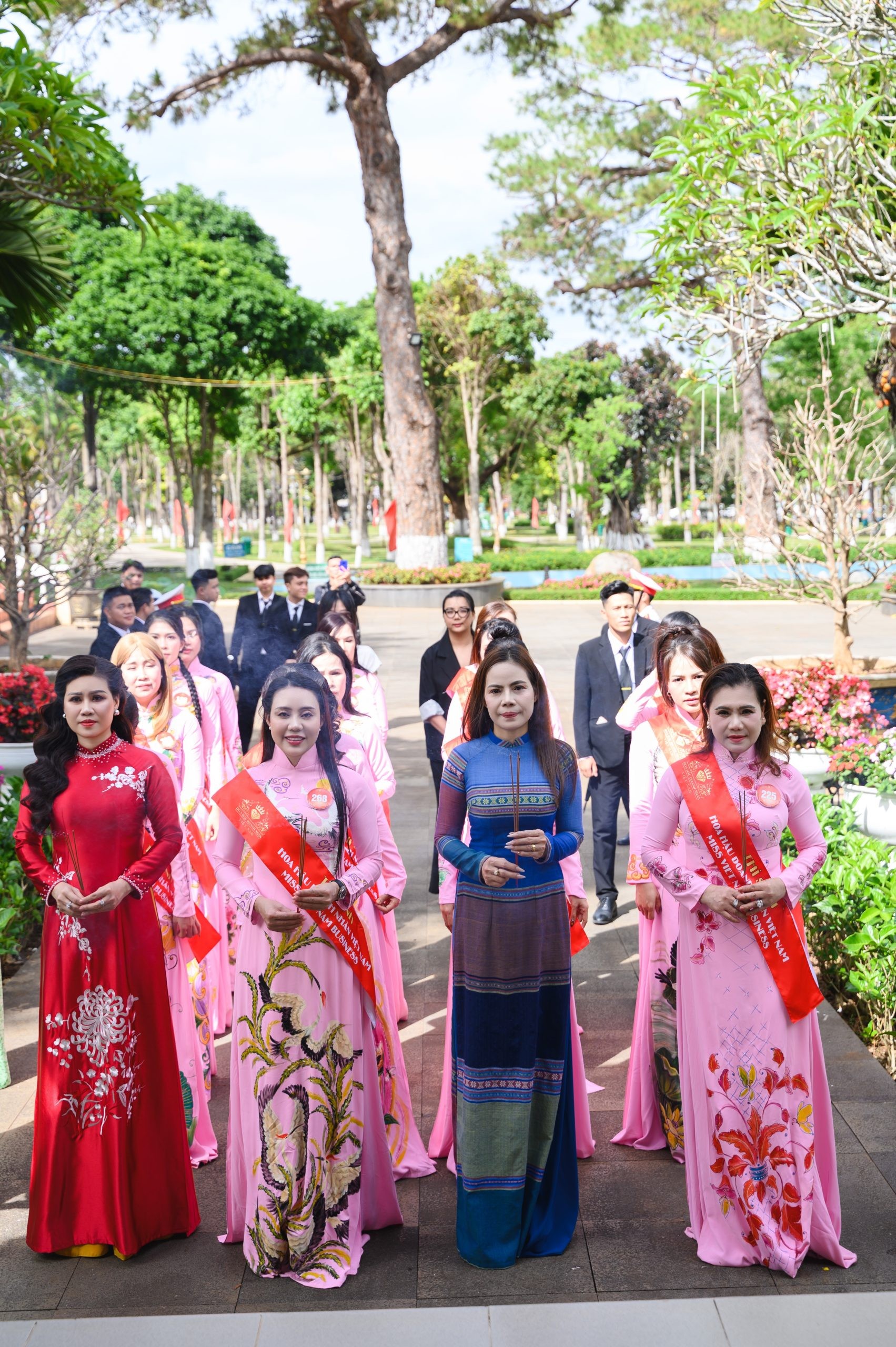 "The fragrance of the vast forest" floats through the mountain town of ...