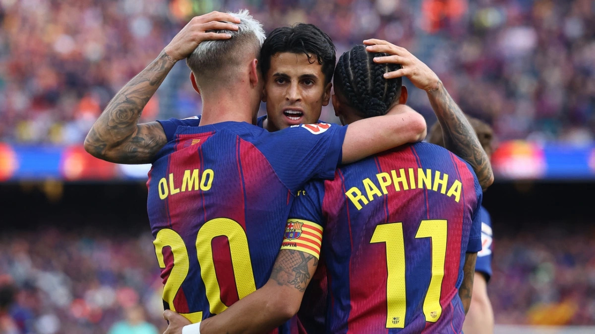 Futbolli evropian: Barcelona feston një fitore të madhe, Manchester United mbetet në krye të Premierligës – foto 1