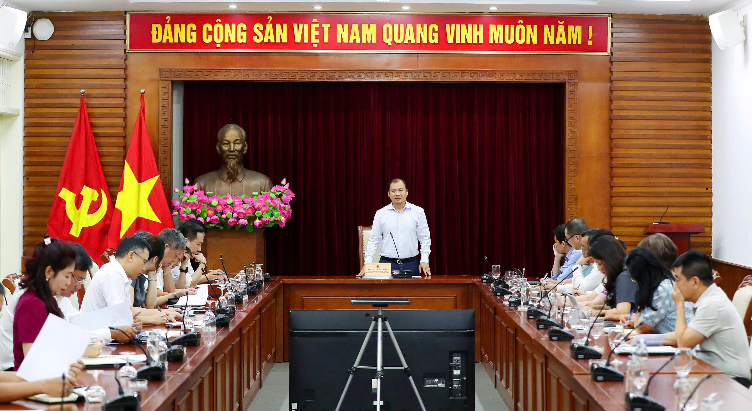 文化スポーツ観光省は、新時代のベトナム文化の構築と発展に関する政治局のプロジェクトと決議案を実施しています - 写真2