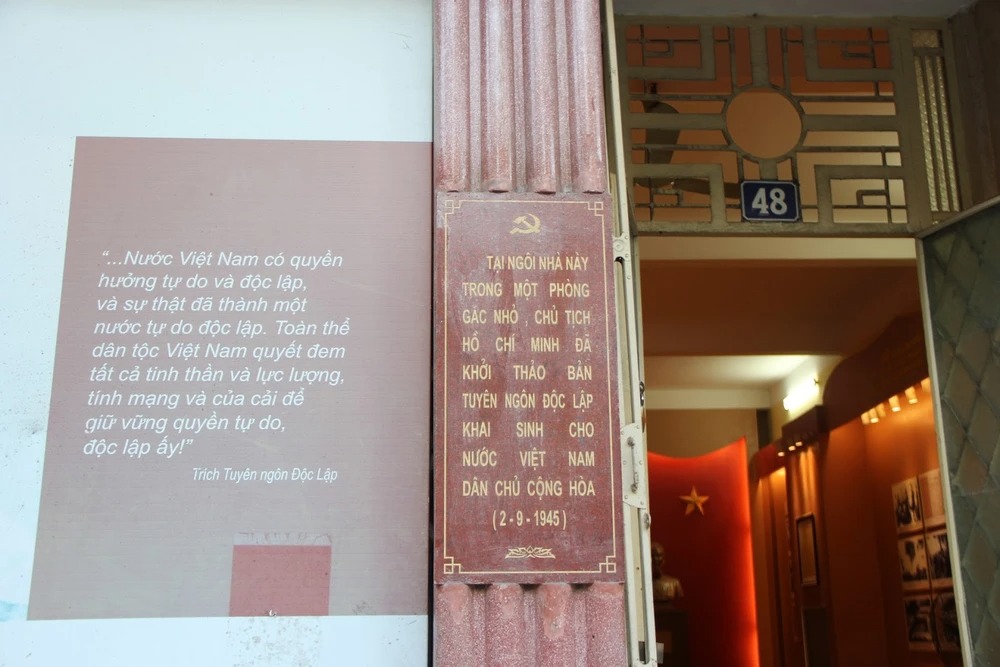 ຮ່າໂນ້ຍ ວາງພວງມາລາຢູ່ບ່ອນທີ່ປະທານ ໂຮ່ຈີມິນ ຮ່າງ “ຖະແຫຼງການເອກະລາດ” - ຮູບທີ 2