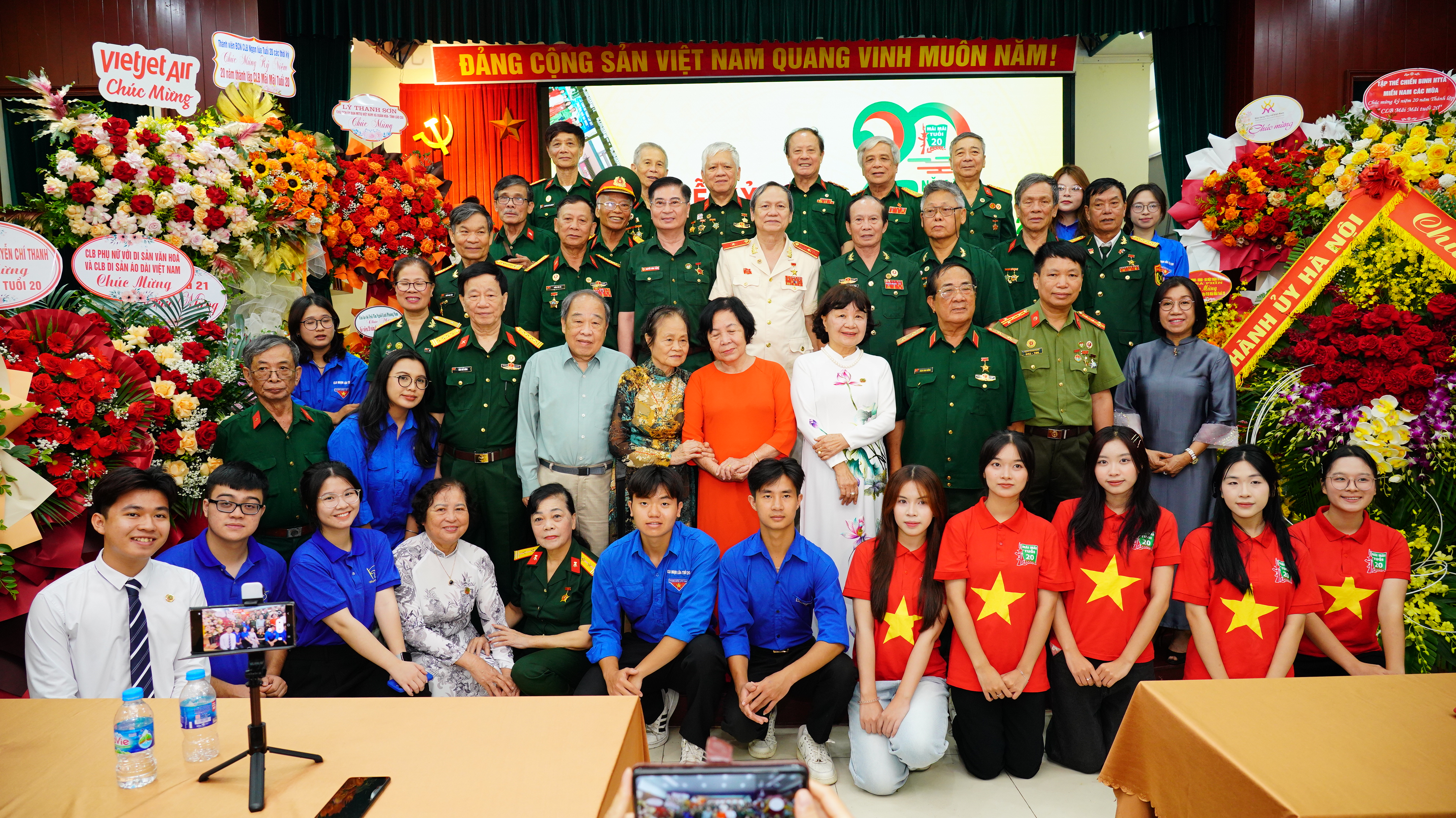 ពង្រីកដំណើរនៃការដឹងគុណ - ការរីករាលដាលភ្លើងនៃក្លឹប