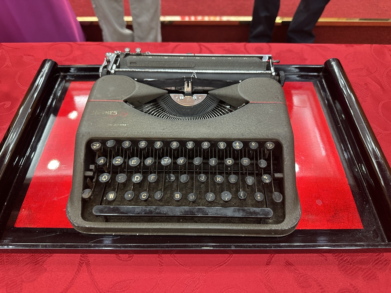 Le garde du corps de l'oncle Ho a fait don de deux précieux objets au site des reliques du président Ho Chi Minh au palais présidentiel - photo 7