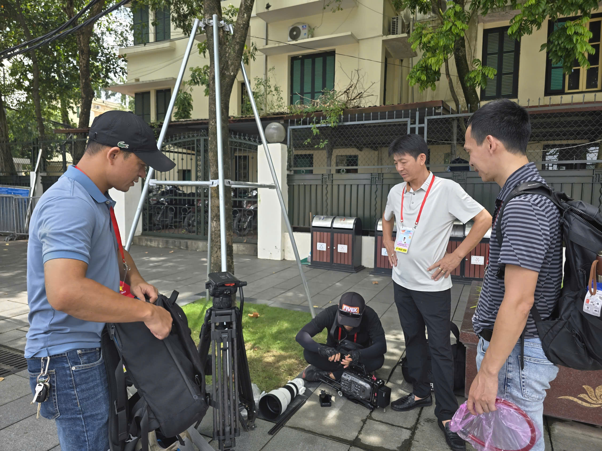 Ba Dinh-plassen er høytidelig og yrende av spenning før paradeøvelsen - bilde 4