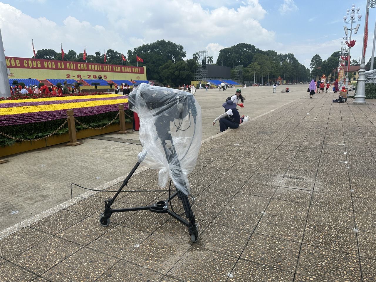 Ba Dinh-plassen er høytidelig og yrende av spenning før paradeøvelsen - bilde 9