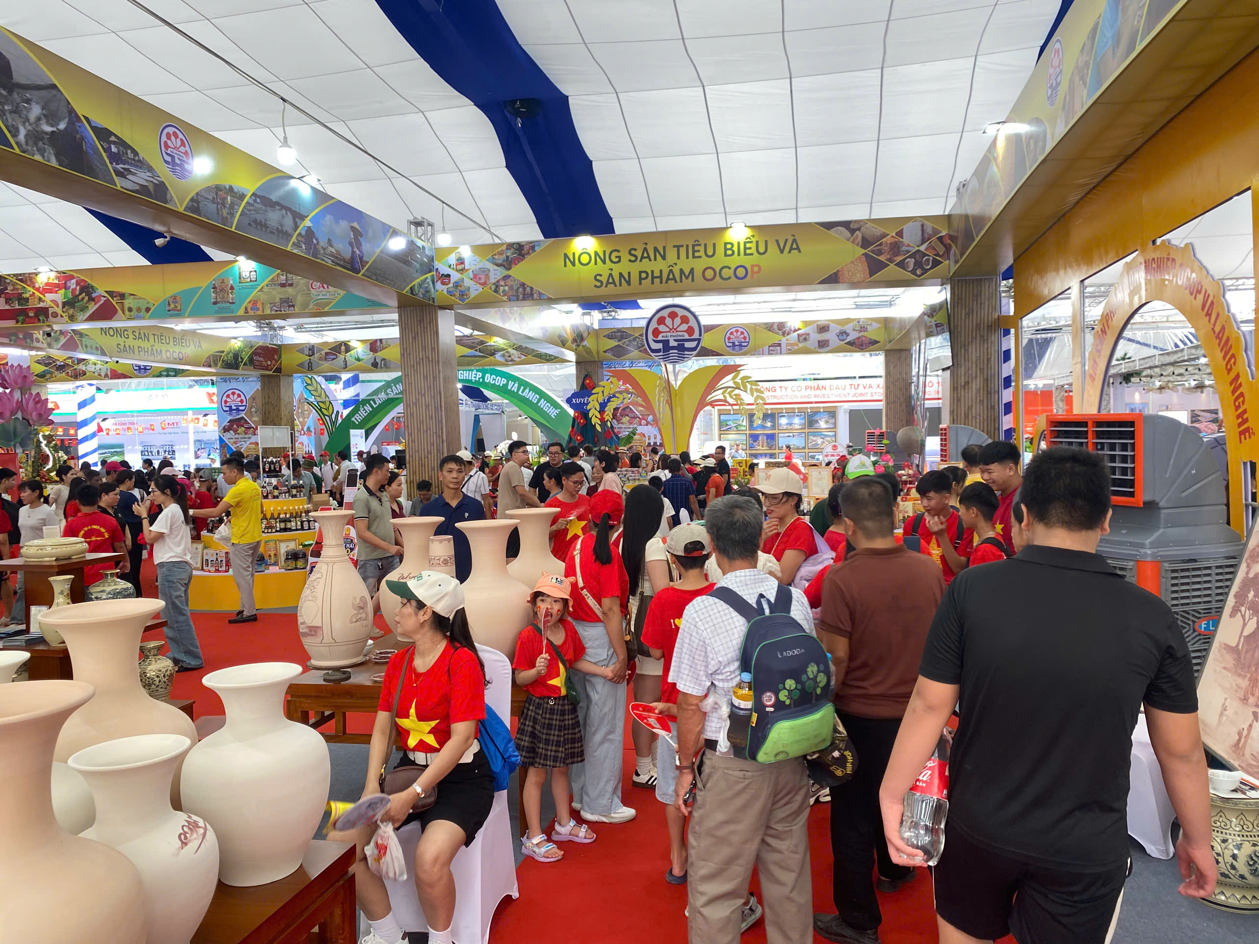 Από τις 8 Σεπτεμβρίου, το Χάι Φονγκ θα παραλαμβάνει και θα αφήνει δωρεάν άτομα που θα επισκέπτονται την Εθνική Έκθεση Επιτευγμάτων - φωτογραφία 3