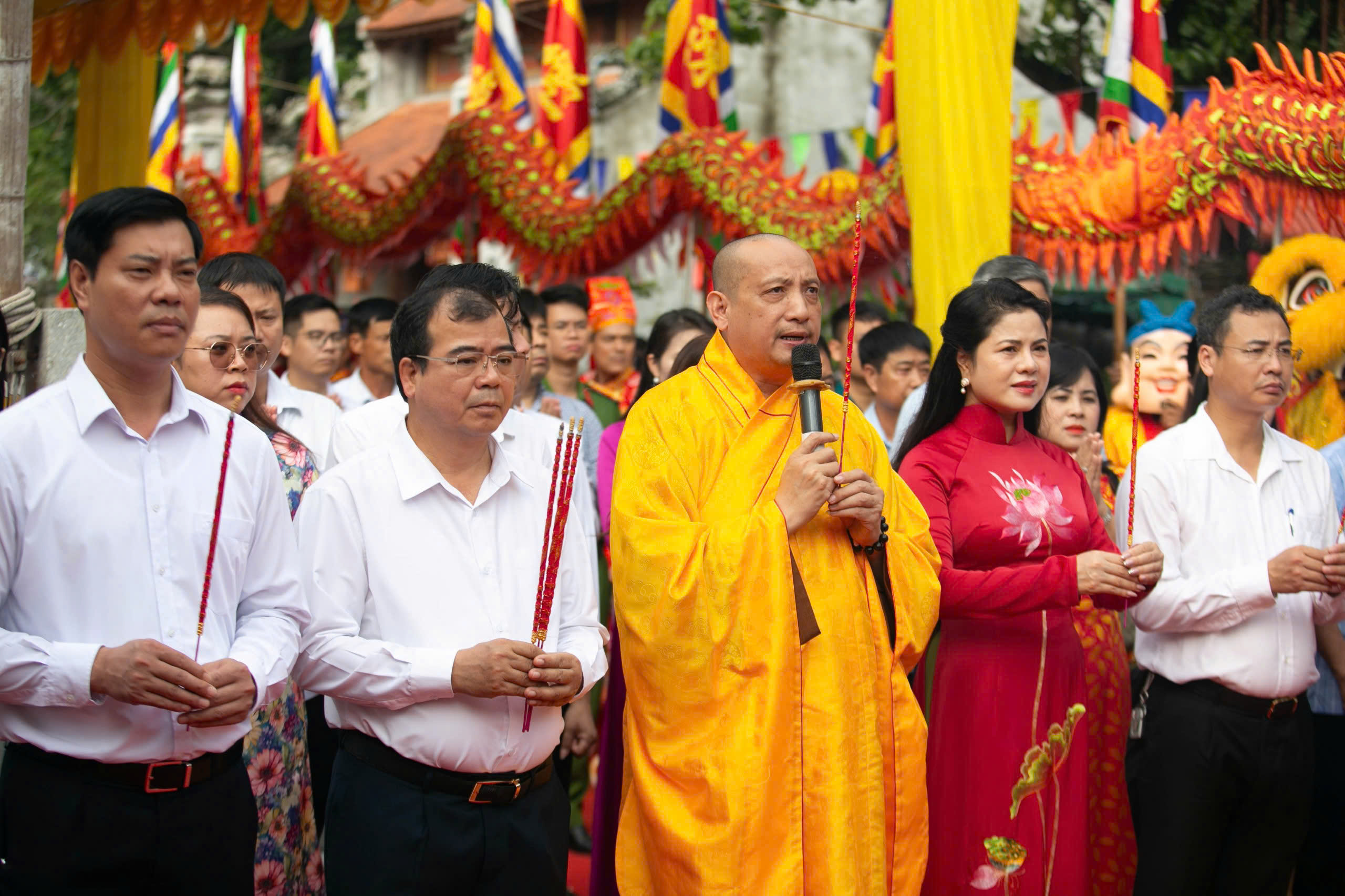 ពិធីបើកពិធីបុណ្យសរទរដូវ Con Son - Kiep Bac 2025 - រូបថត 1