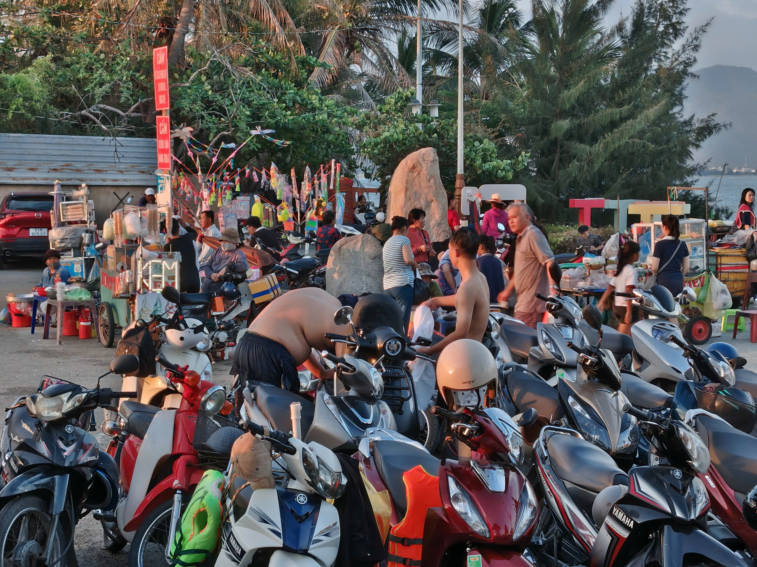 Khánh Hòa: Bãi biển giáp ranh Ninh Chử - Đông Hải bị ô nhiễm bởi tiếng ồn và rác thải - ảnh 3