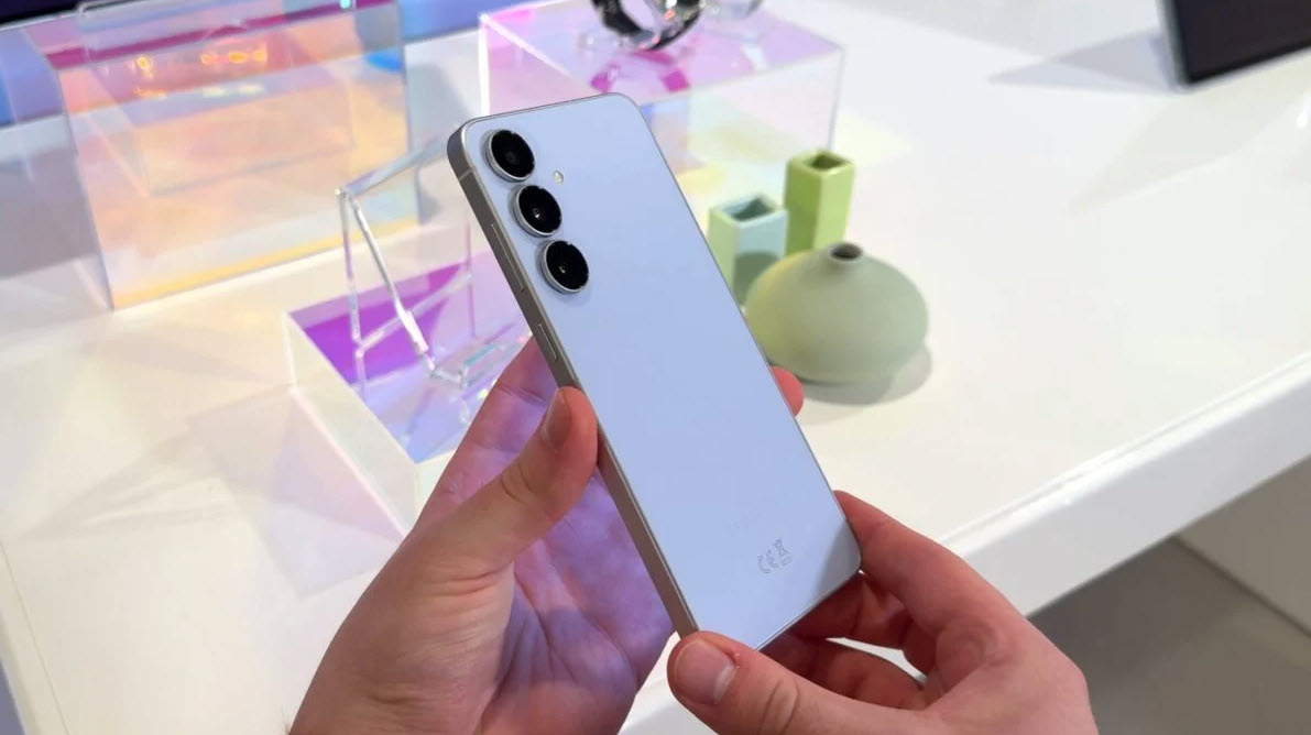 Galaxy S25 FE se snáze opravuje než Galaxy S24 FE - foto 1