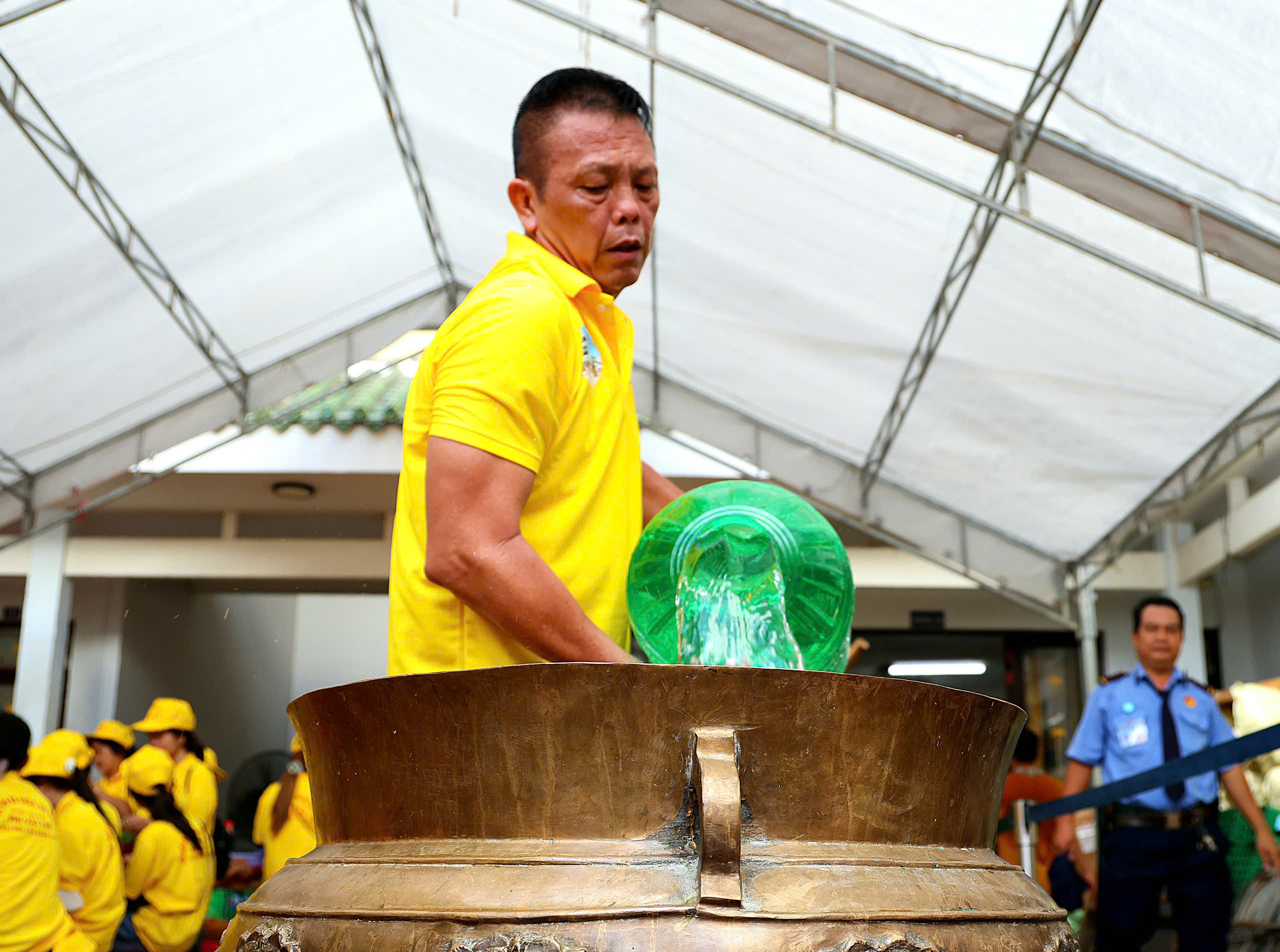 Högtidligt hölls badceremonin för Ba Chua Xu från Samberget - foto 15