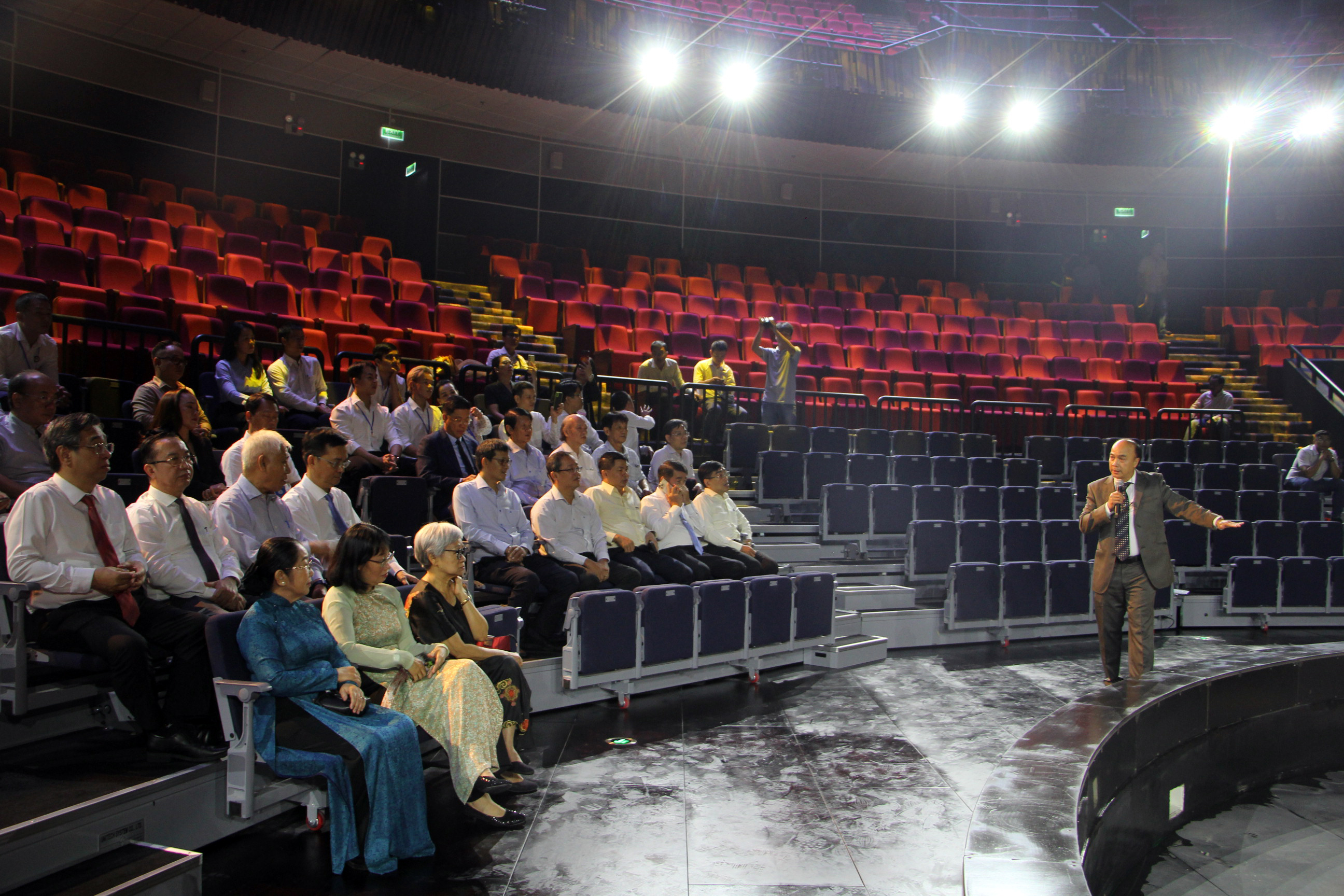 ফু থো সার্কাস এবং বহুমুখী পারফর্মেন্স সেন্টারের উদ্বোধন - ছবি ৪