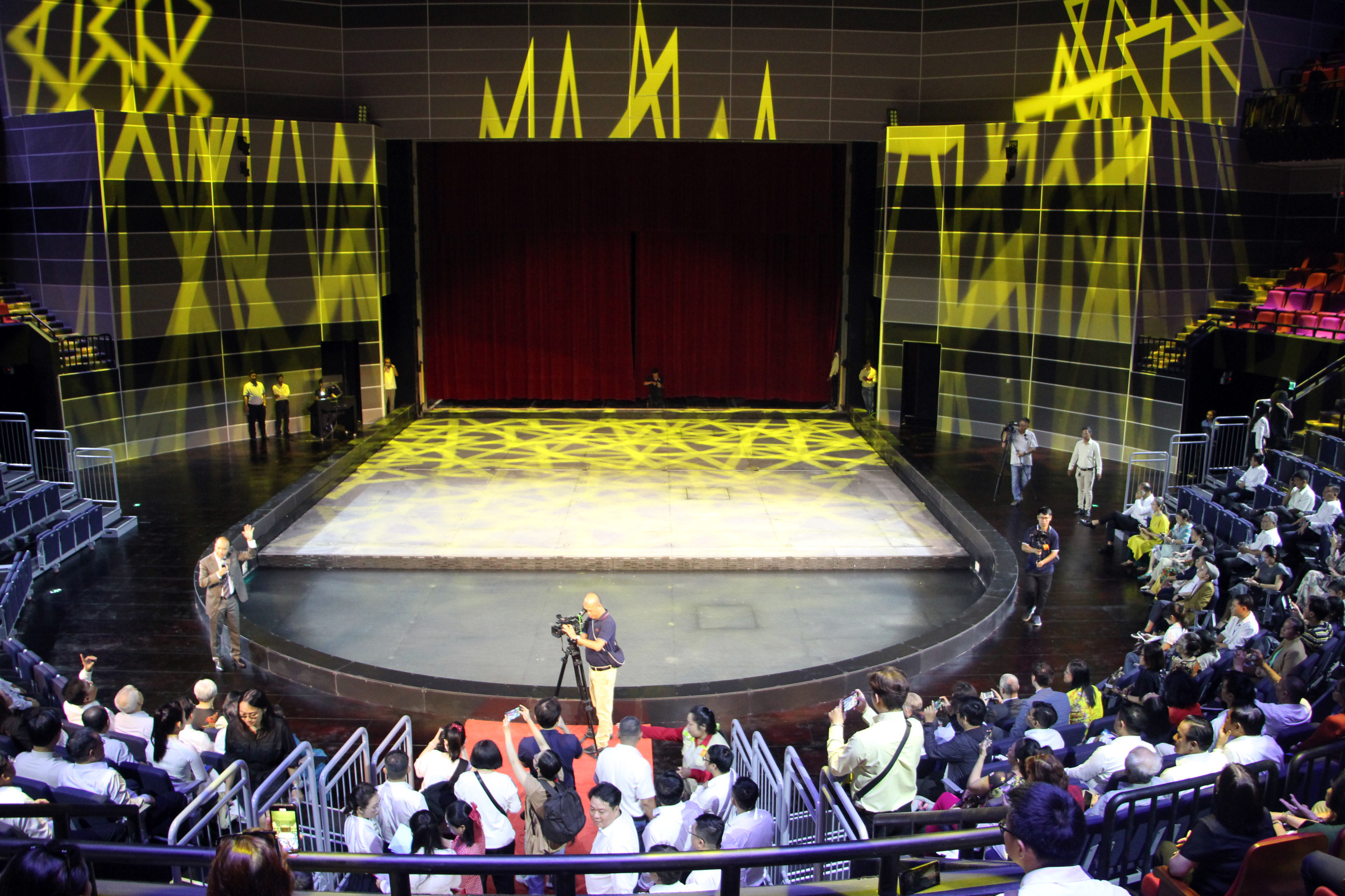 ফু থো সার্কাস এবং বহুমুখী পারফর্মেন্স সেন্টারের উদ্বোধন - ছবি ৩