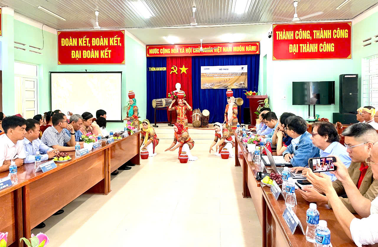 “Đánh thức” tiềm năng du lịch chữa lành từ di sản thuốc Nam của đồng bào Chăm - ảnh 1