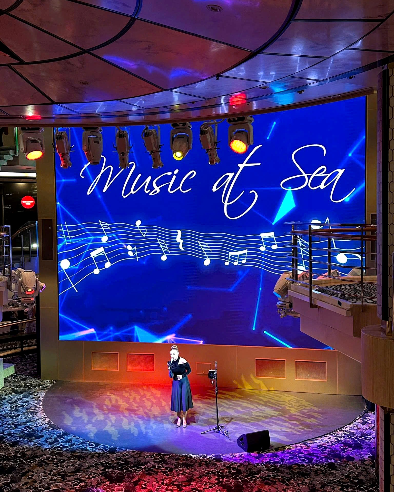 Po raz pierwszy 5-gwiazdkowy statek wycieczkowy wypłynął z Wietnamu, aby zabrać gości do Singapuru - zdjęcie 3