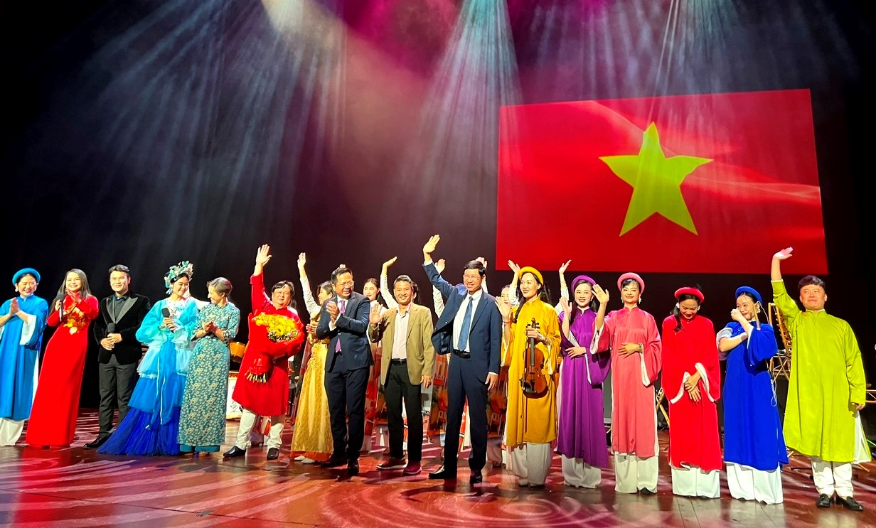 រាត្រីសិល្បៈនៃមិត្តភាព និងមោទនភាព - រូបថតទី 6