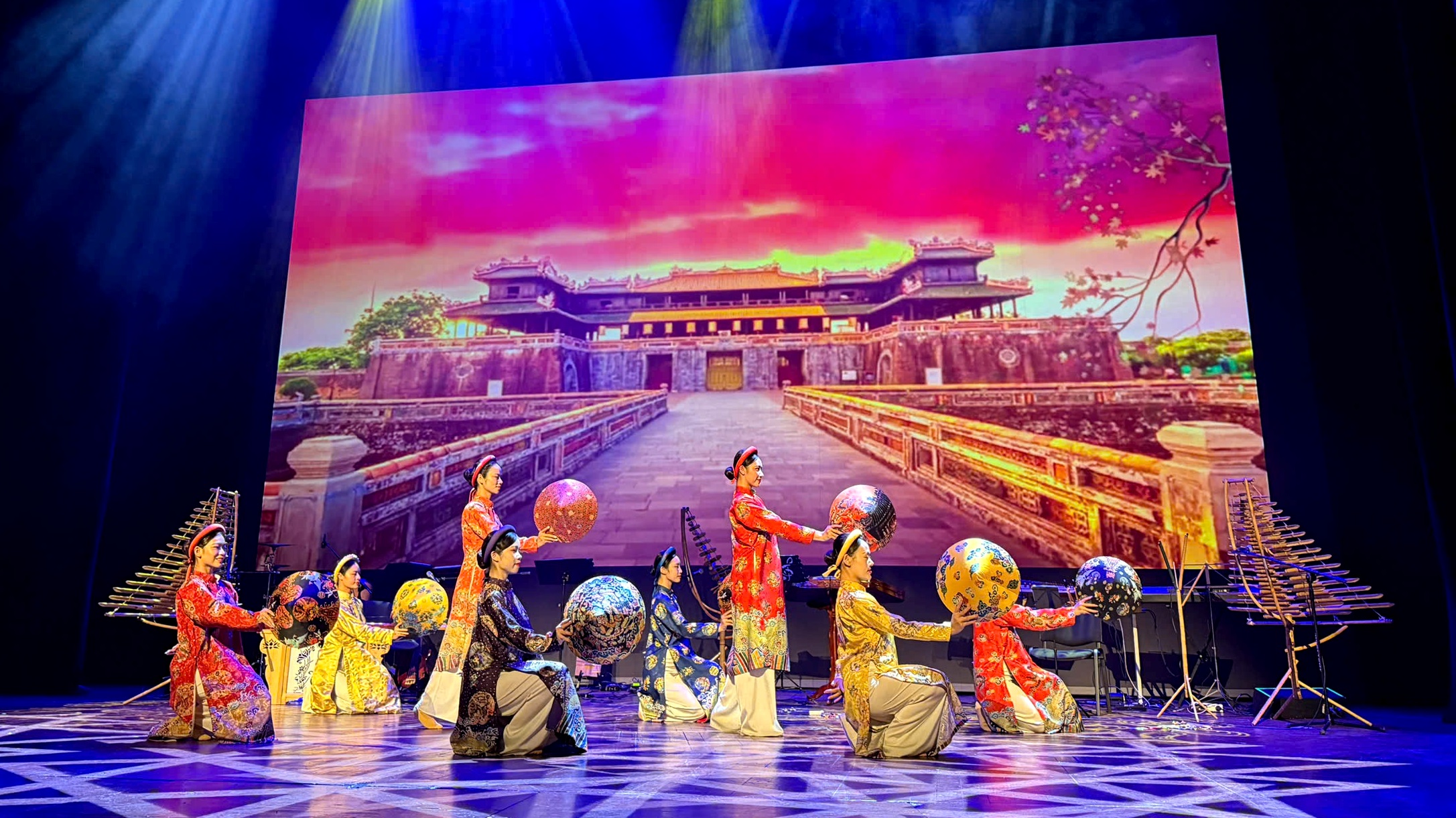 រាត្រីសិល្បៈនៃមិត្តភាព និងមោទនភាព - រូបថតទី 2