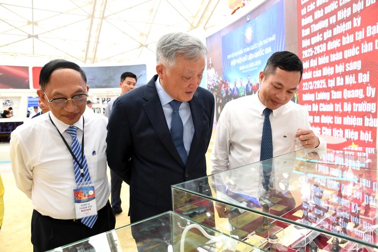 Lebih daripada 90 meterai menceritakan kisah 80 tahun membina dan membangunkan negara - foto 1