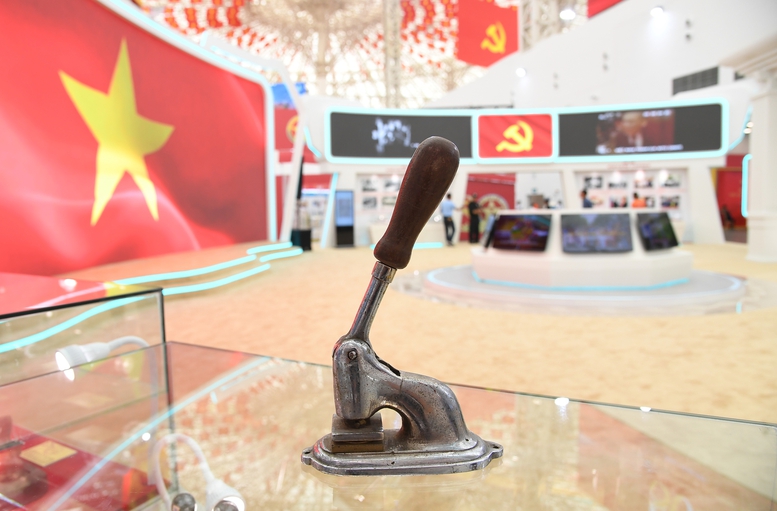 Lebih daripada 90 meterai menceritakan kisah 80 tahun membina dan membangunkan negara - foto 5