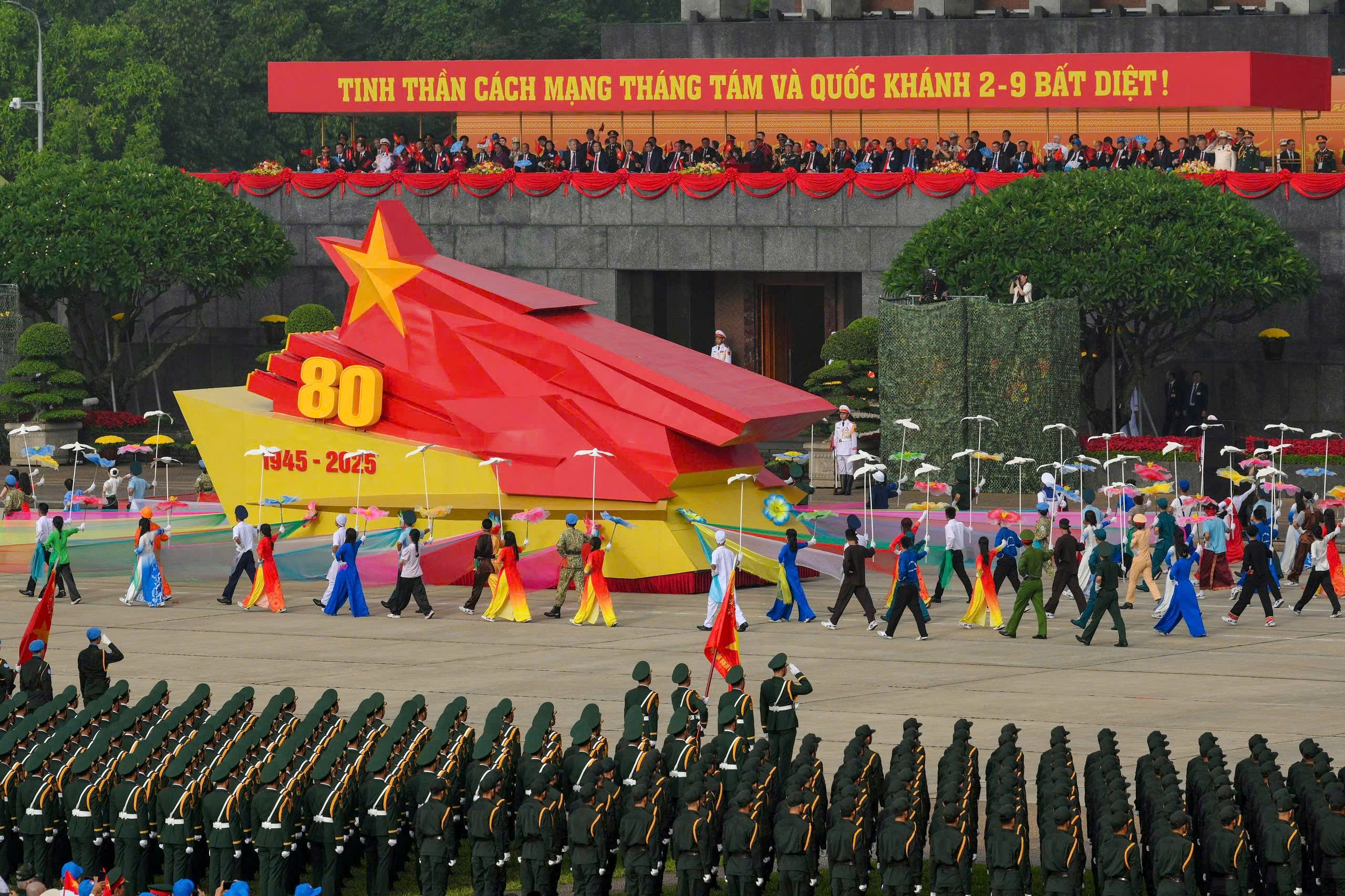 Những biểu tượng của niềm tin và khát vọng tương lai - ảnh 4