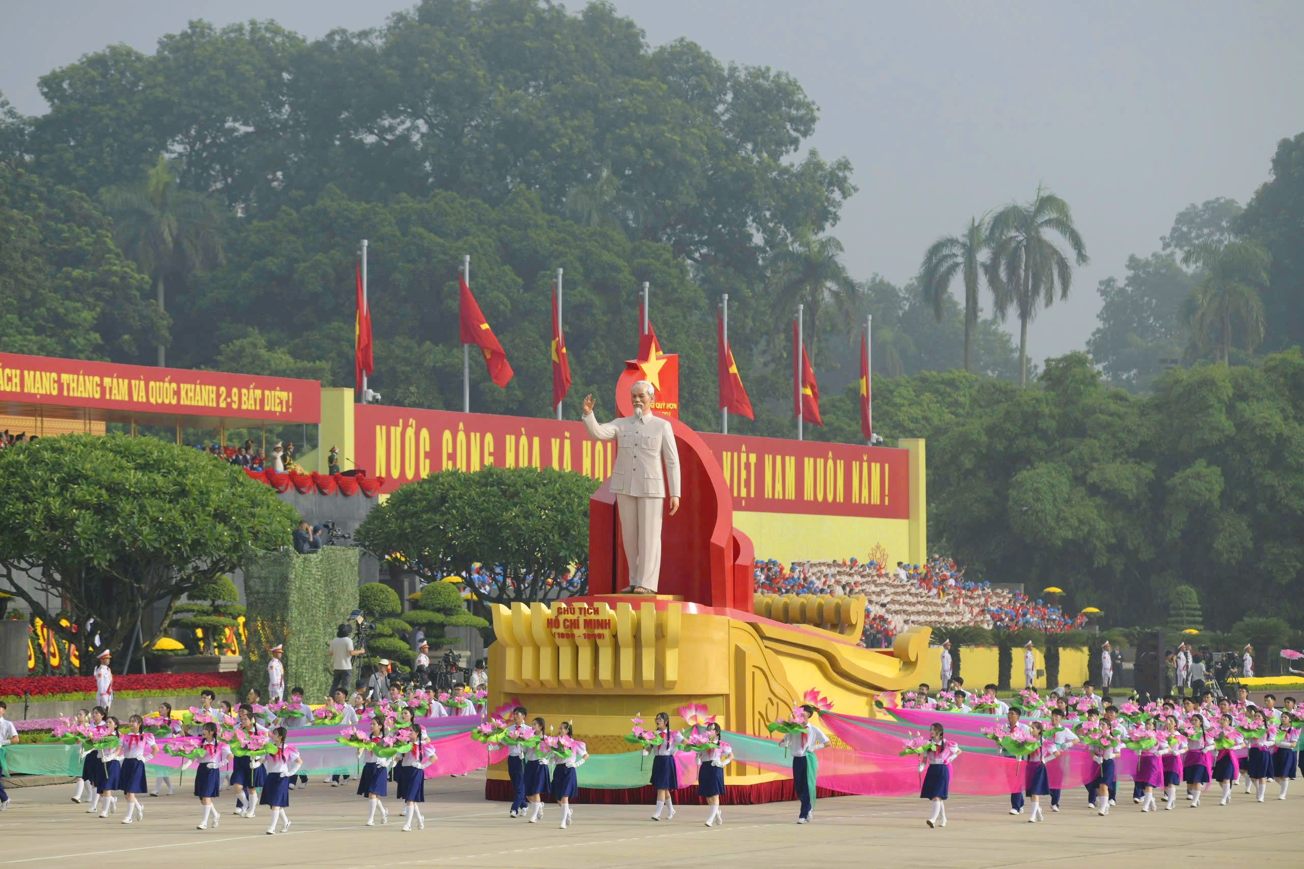 Những biểu tượng của niềm tin và khát vọng tương lai - ảnh 3