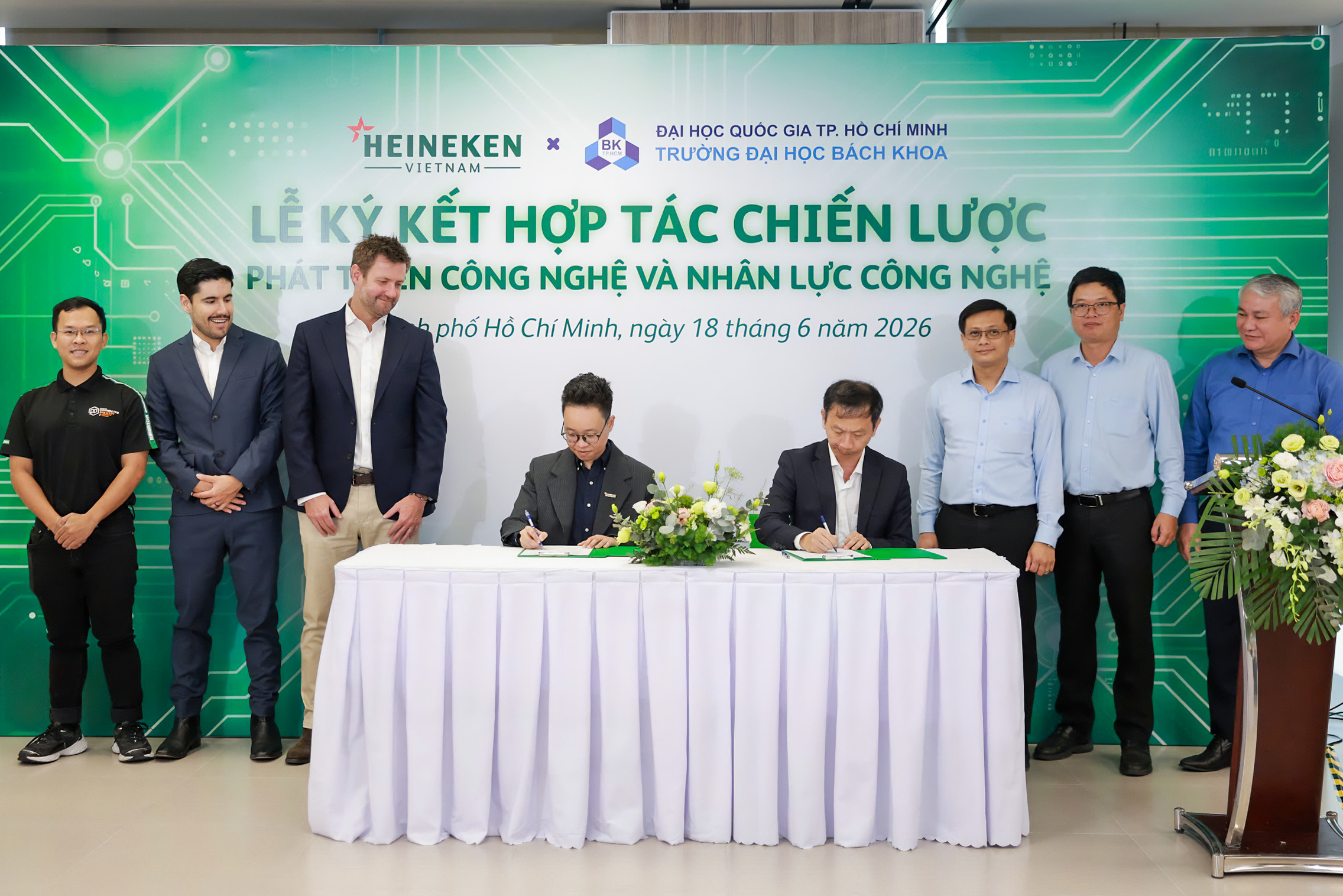 Đưa robot hình người vào dây chuyền sản xuất - ảnh 1