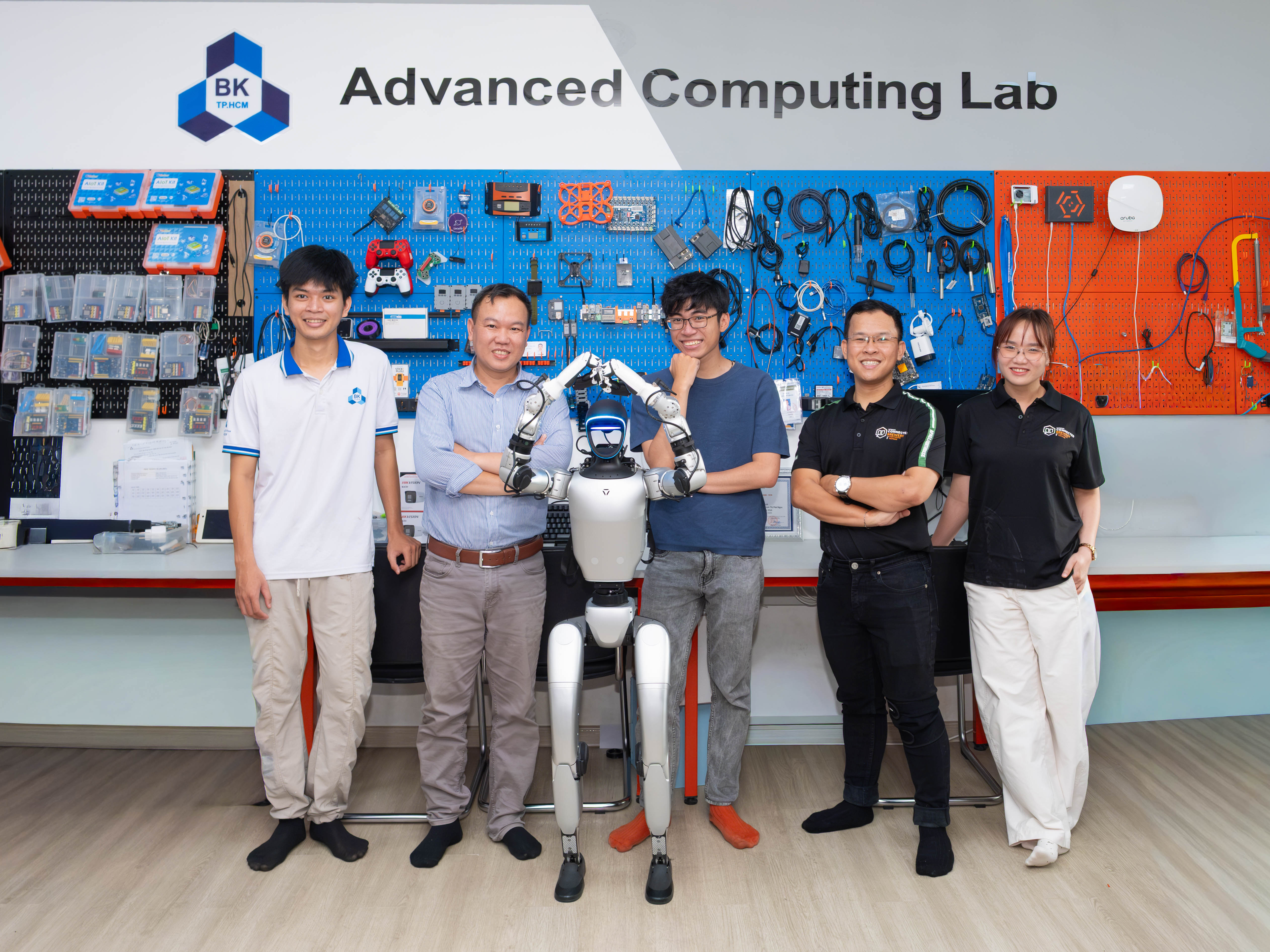 Đưa robot hình người vào dây chuyền sản xuất - ảnh 2