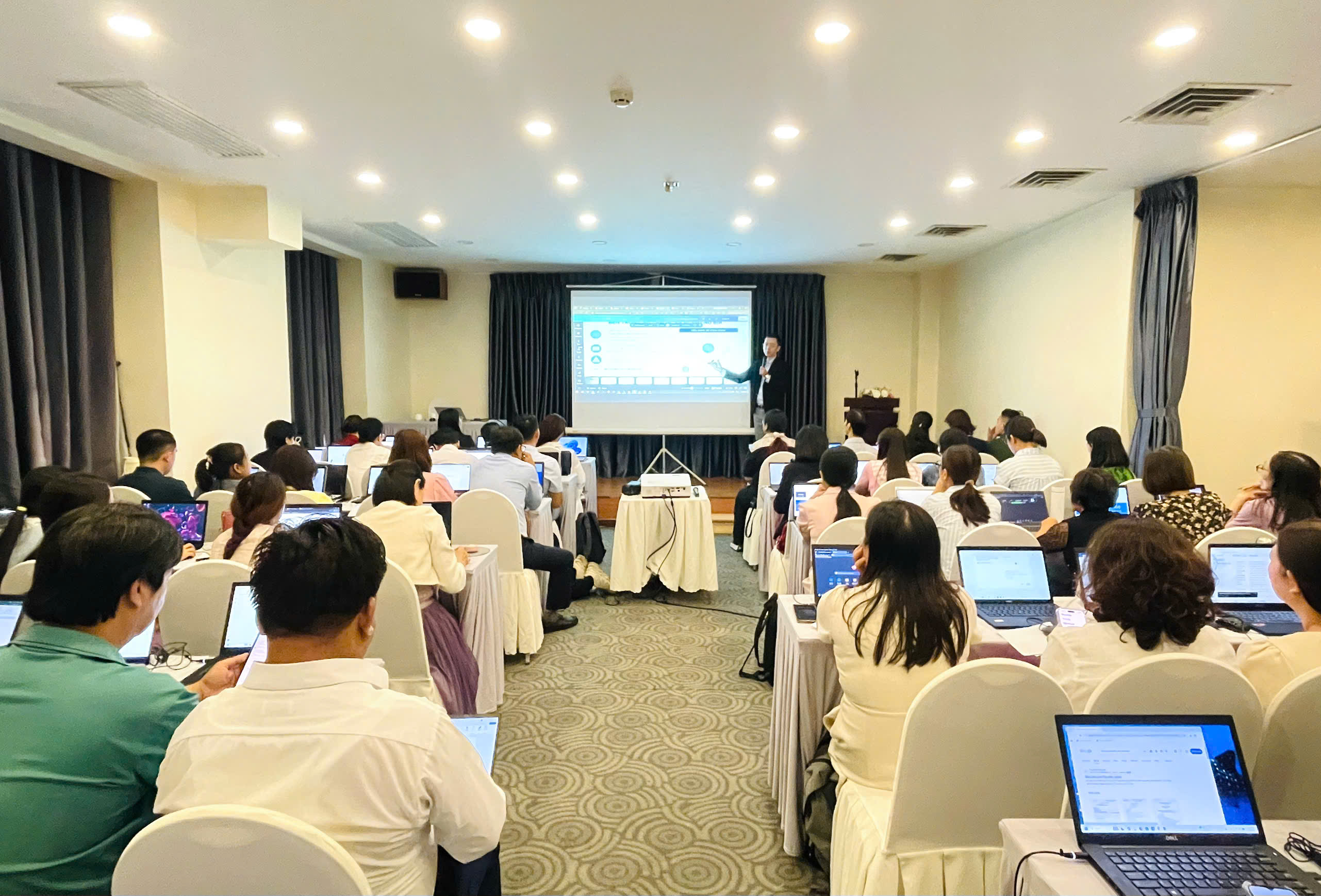 Nâng cao năng lực ứng dụng AI cho đội ngũ công chức, viên chức ngành VHTTDL - ảnh 1