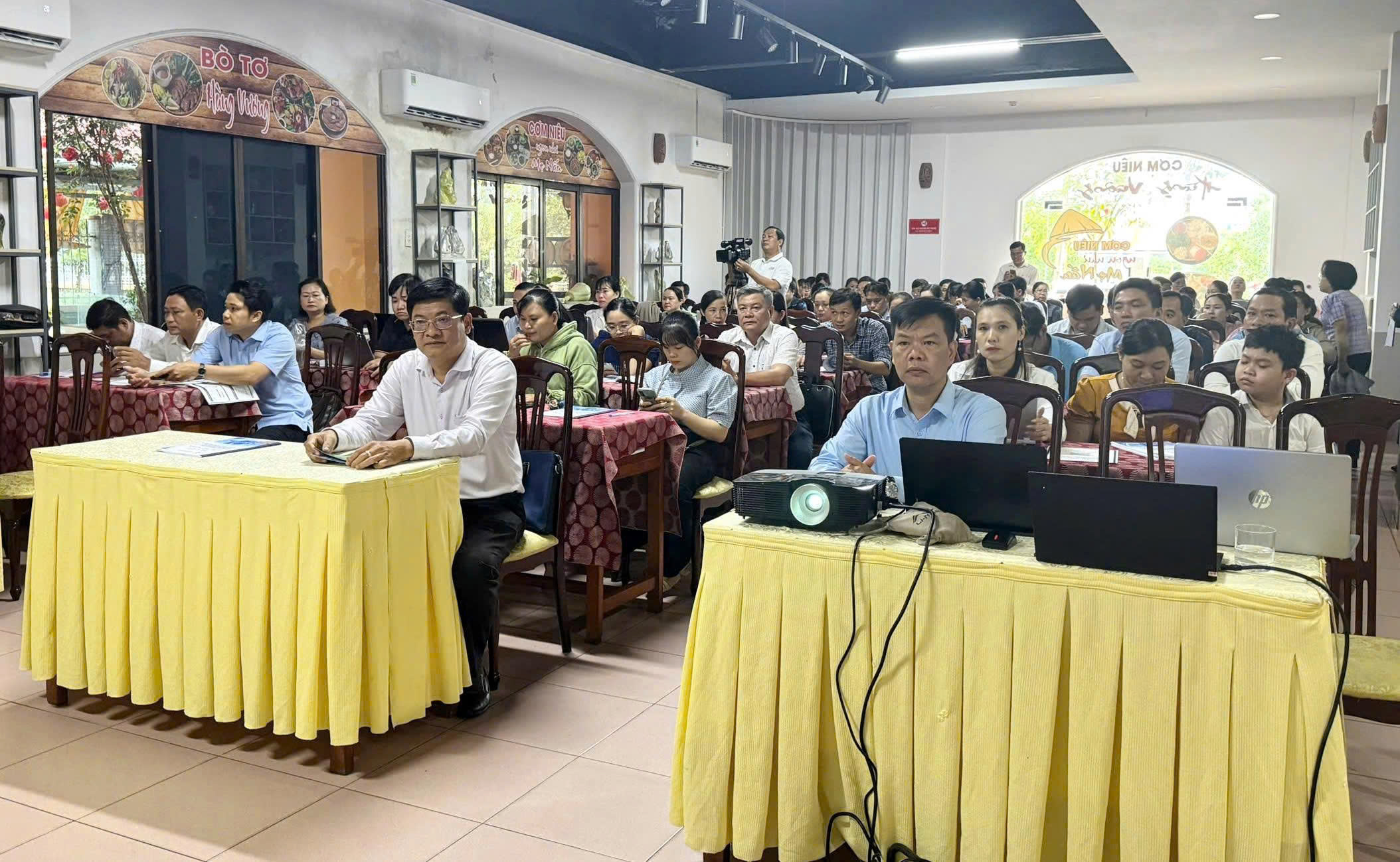 Vĩnh Long: Triển khai Luật Thương mại điện tử 2025, nâng cao năng lực quản lý cho cán bộ - ảnh 1