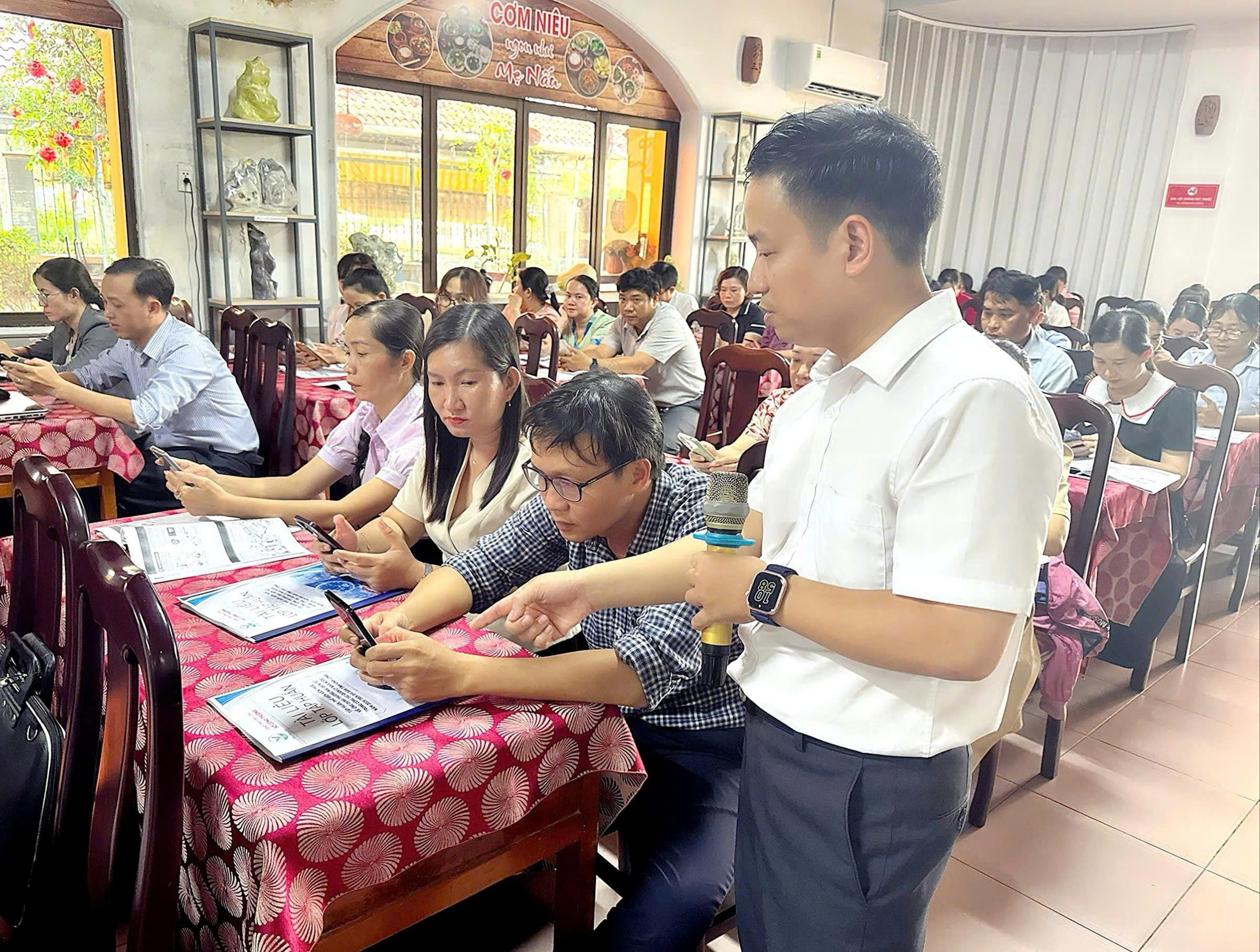 Vĩnh Long: Triển khai Luật Thương mại điện tử 2025, nâng cao năng lực quản lý cho cán bộ - ảnh 4