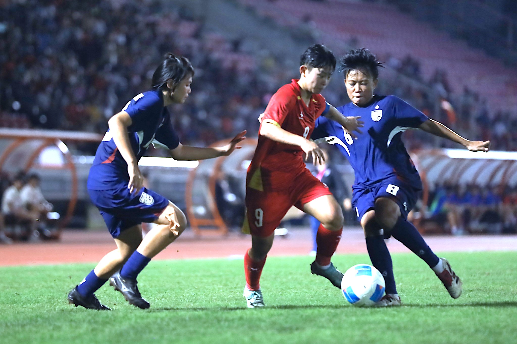 ក្រុមនារី U19 វៀតណាមបានបញ្ចប់ក្នុងចំណាត់ថ្នាក់លេខ២ក្នុងការប្រកួតកីឡាអាស៊ីអាគ្នេយ៍ - រូបថត ២