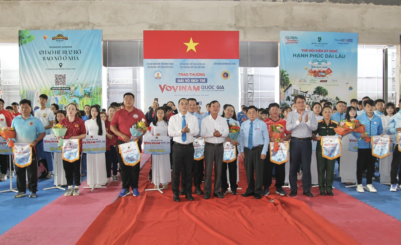 អត្តពលិកជាង 700 នាក់ចូលរួមប្រកួតជើងឯកយុវជនវ៉ូវីណាមជាតិឆ្នាំ 2025 - រូបថត 1