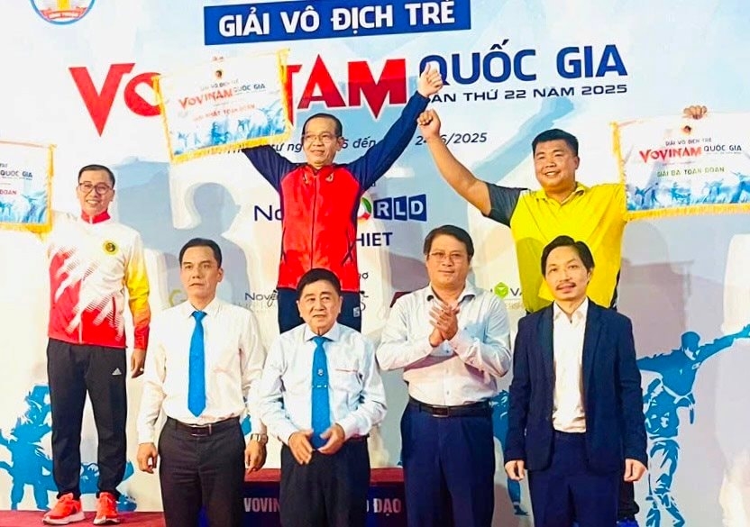 ទីក្រុងហូជីមិញឈ្នះជើងឯកកីឡាវ៉ូវីណាមយុវជនថ្នាក់ជាតិឆ្នាំ២០២៥ - រូបថត ១