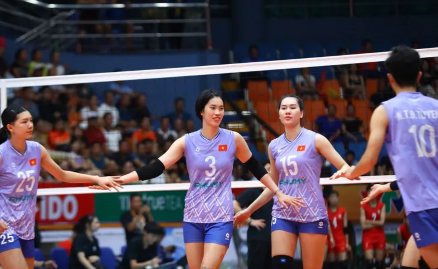 Tim voli putri Vietnam memasuki final Piala Ferroli VTV 2025 - foto 1