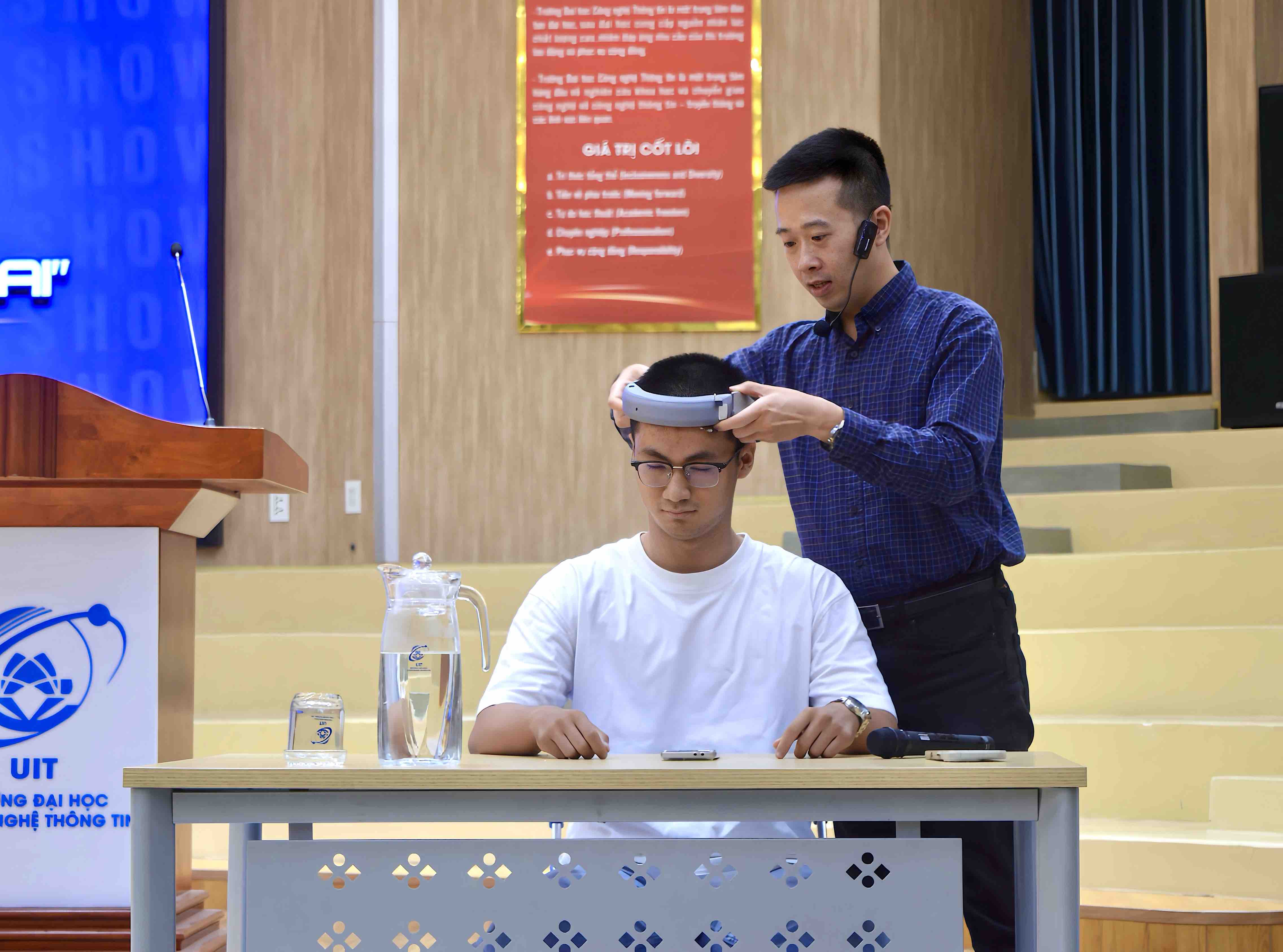 A Brain-Life bemutatja a fejre helyezhető eszközt a figyelemelterelés és a mentális egészség problémájának megoldására - 2. kép