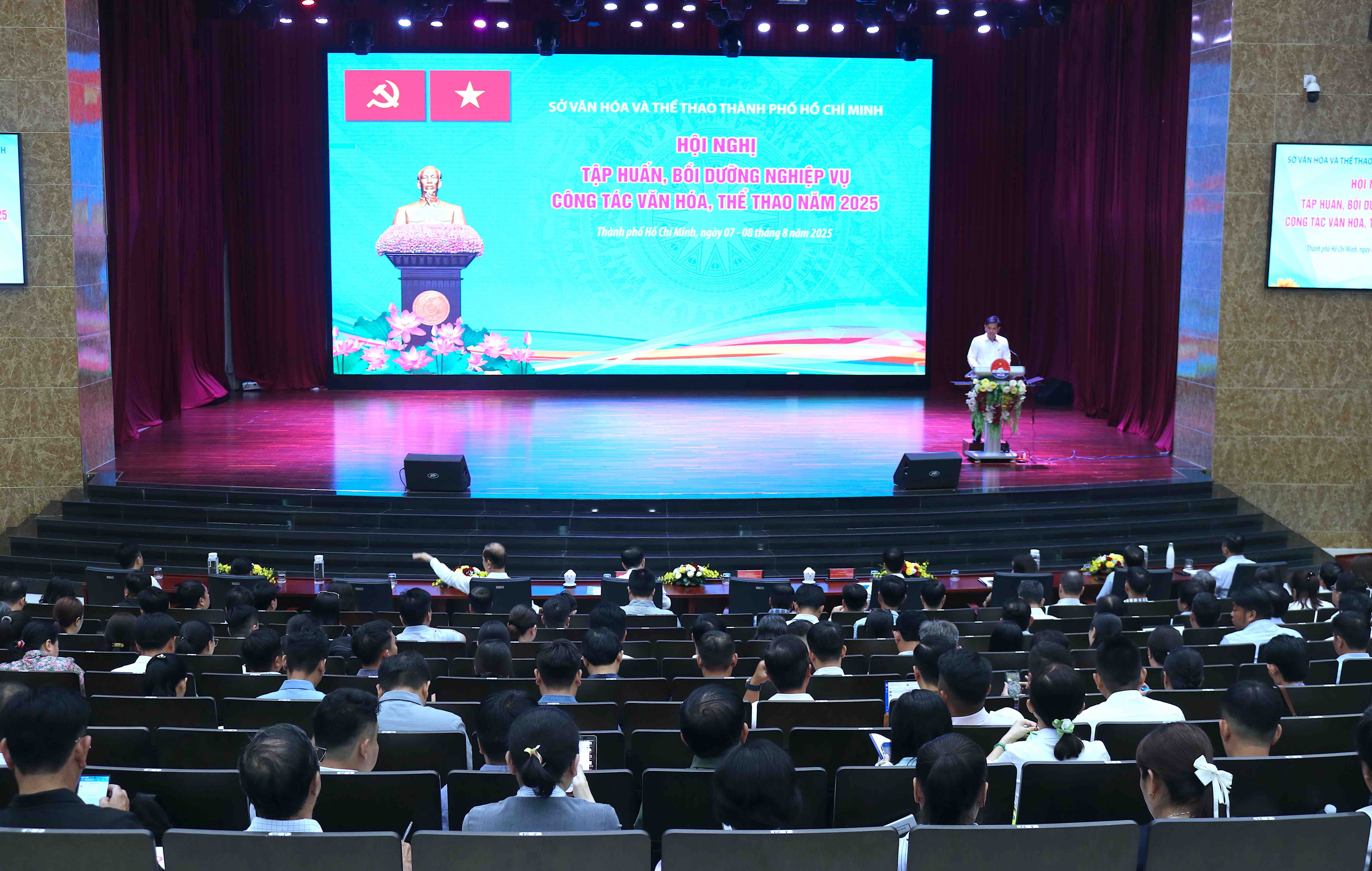 A cidade de Ho Chi Minh organiza uma conferência para capacitar e desenvolver habilidades profissionais nas áreas cultural e esportiva em 2025 - foto 1
