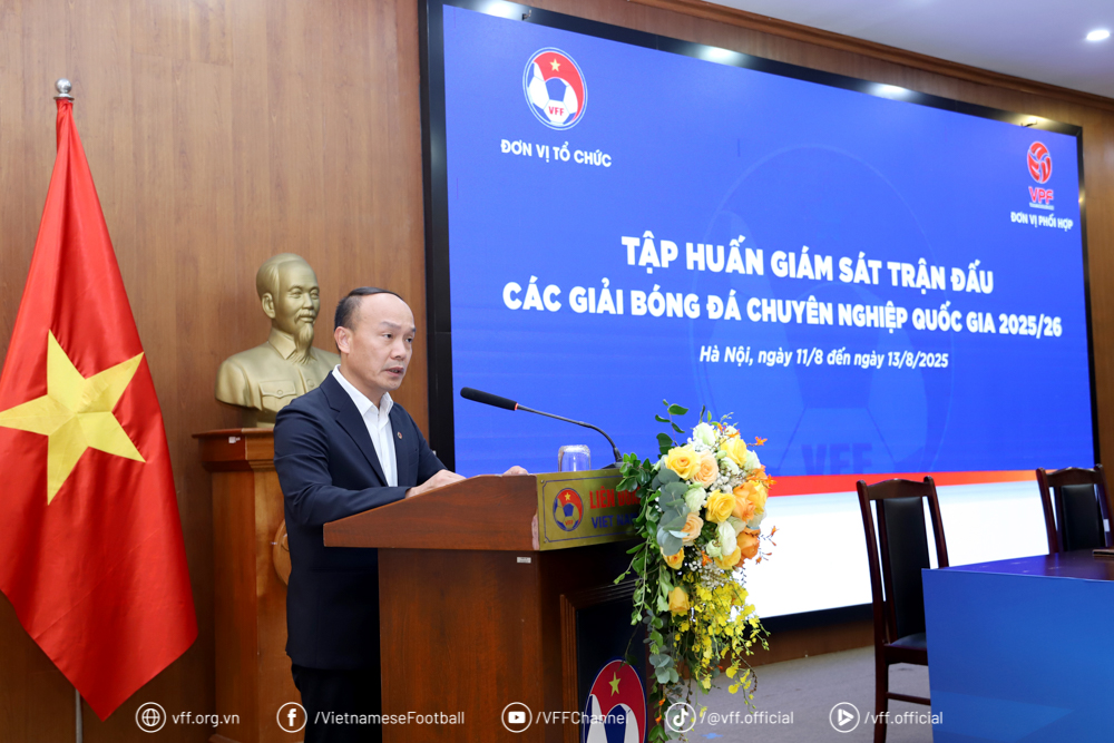 Pelatihan pemantauan pertandingan turnamen sepak bola profesional nasional musim 2025/26 - foto 1