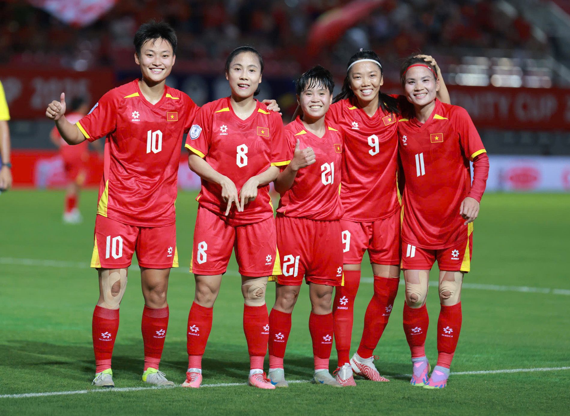 वियतनाम की महिला टीम ने थाईलैंड को हराकर ग्रुप में शीर्ष स्थान के साथ सेमीफाइनल में प्रवेश किया - फोटो 4