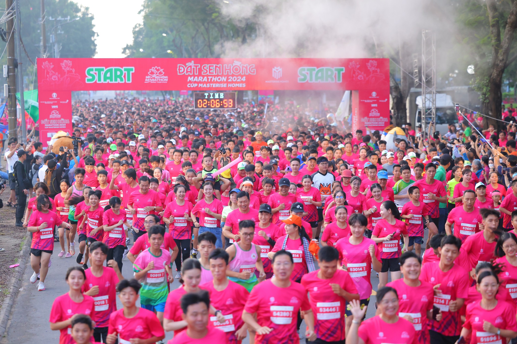 นักกีฬากว่า 12,000 คนเข้าร่วมงาน VPBank Dat Sen Hong Music Marathon 2025 - ภาพที่ 4