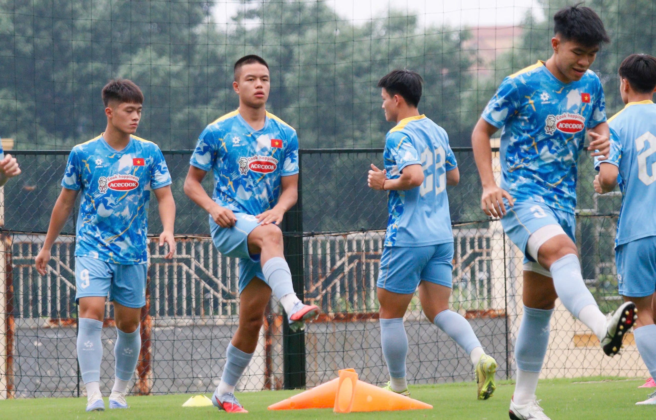 החלוץ נגוין דין בק: נבחרת וייטנאם עד גיל 23 נחושה להביא שמחה לאוהדים לרגל היום הלאומי ב-2 בספטמבר - תמונה 2