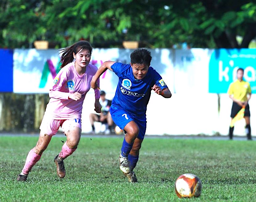 លទ្ធផល និងចំណាត់ថ្នាក់នៃជុំទី 7 នៃការប្រកួតបាល់ទាត់នារីថ្នាក់ជាតិឆ្នាំ 2025៖ តំណែងកំពូលផ្លាស់ប្តូរដៃ - រូបថត 1