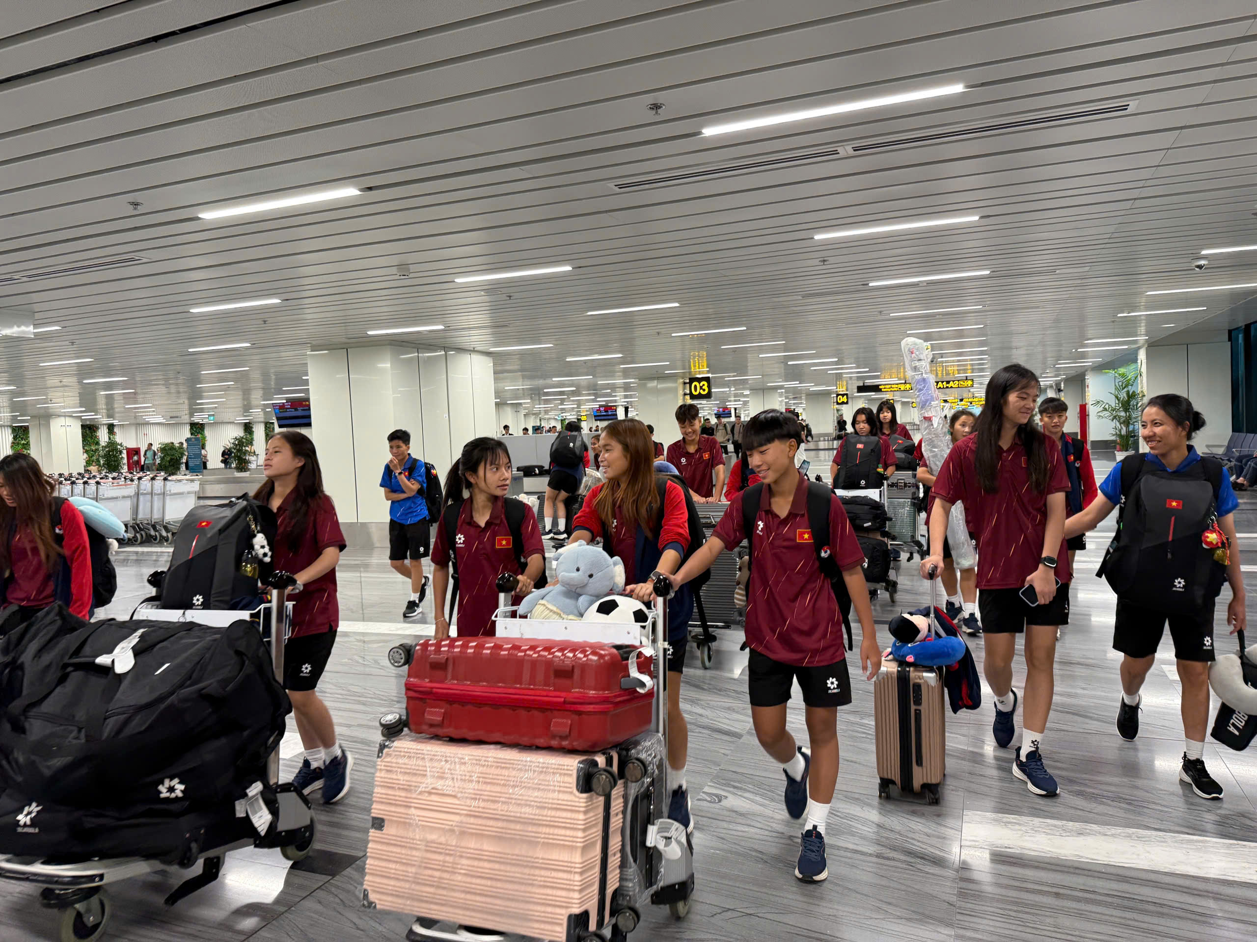 ក្រុមនារី U17 វៀតណាមត្រៀមប្រកួតជម្រុះជុំទីអាស៊ីនៅទីក្រុងហូជីមិញ - រូបថត 1