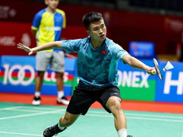 កីឡាករវាយកូនបាល់បុរសលេខ 1 របស់វៀតណាមបានចូលដល់វគ្គពាក់កណ្តាលផ្តាច់ព្រ័ត្រនៃការប្រកួតវាយសី Super 100 ជាលើកដំបូង - រូបថត 1