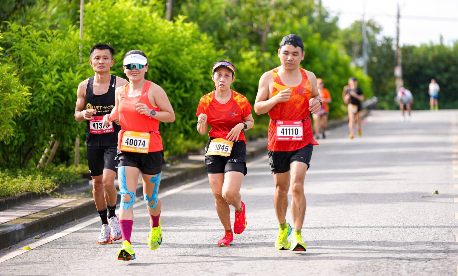 សកម្មភាពកីឡាដ៏គួរឱ្យរំភើបនៅពិធីបុណ្យត្រីបាឡែន - Can Gio 2025 - រូបថត 5